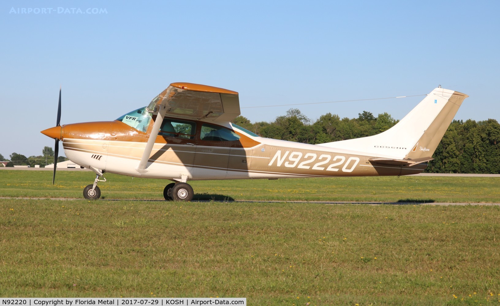 N92220, 1969 Cessna 182N Skylane C/N 18260098, EAA OSH 2017