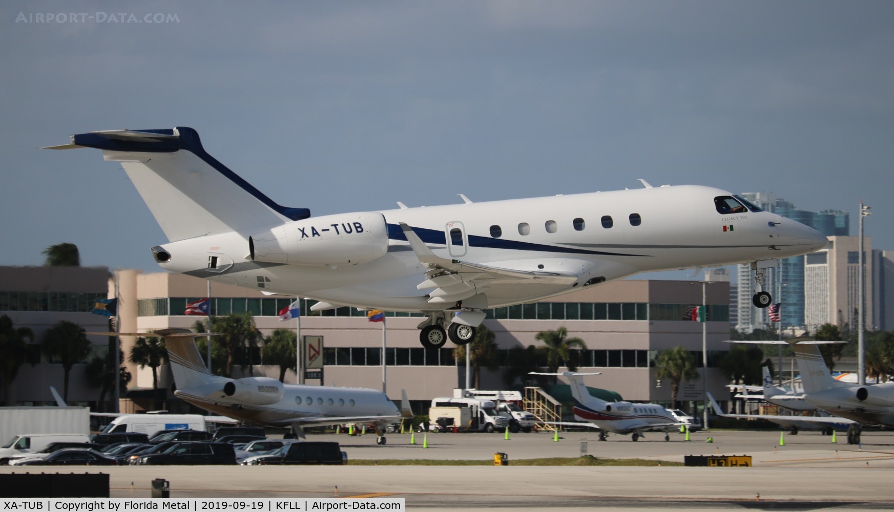 XA-TUB, 2015 Embraer EMB-550 Legacy 500 C/N 55000018, FLL spotting 2019