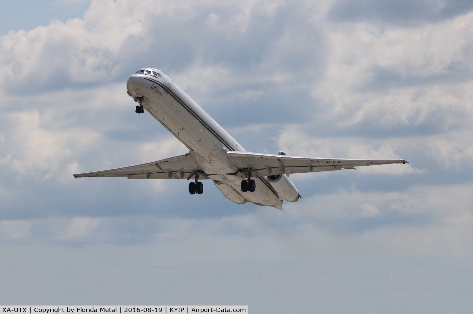 XA-UTX, 1986 McDonnell Douglas MD-82 (DC-9-82) C/N 49342, TOM YIP 2016