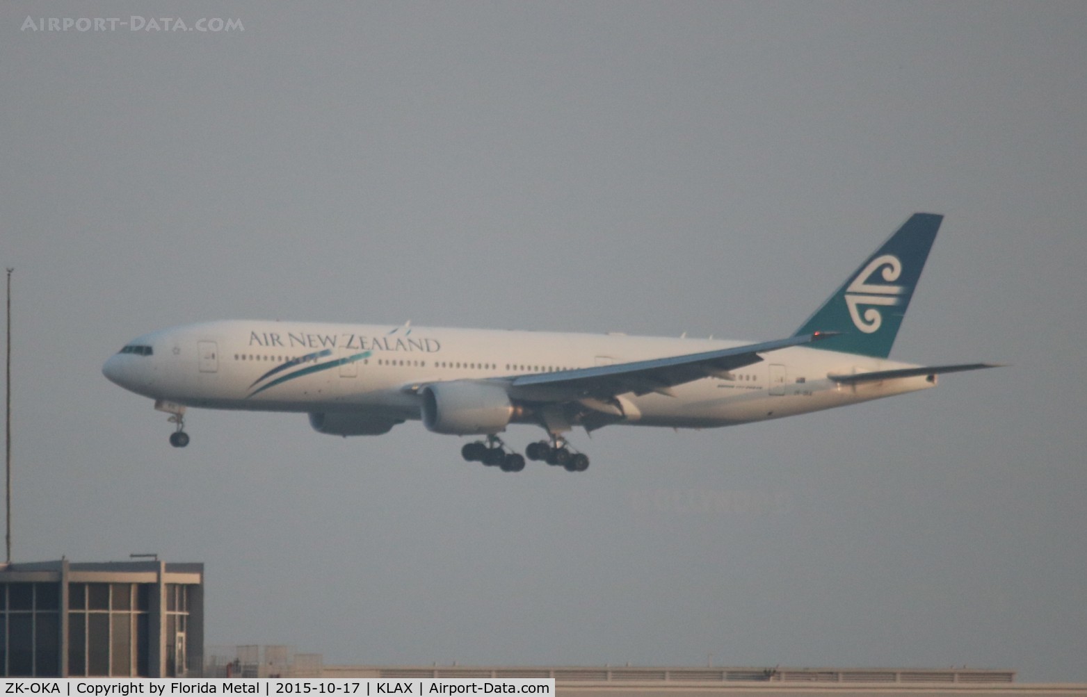 ZK-OKA, 2005 Boeing 777-219/ER C/N 29404, LAX spotting 2015