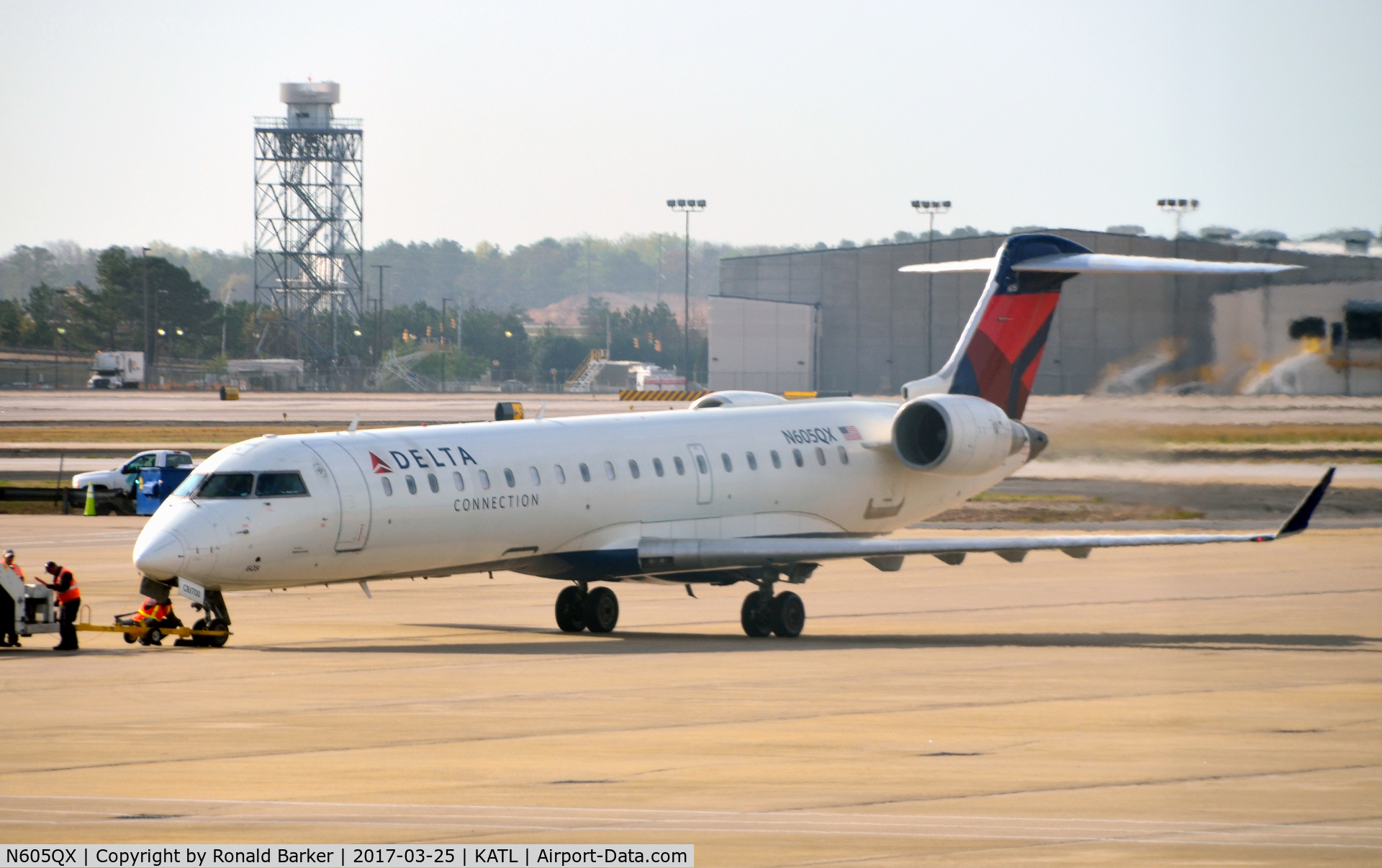 N605QX, 2002 Bombardier CRJ-701 (CL-600-2C10) Regional Jet C/N 10022, Pushback Atlanta