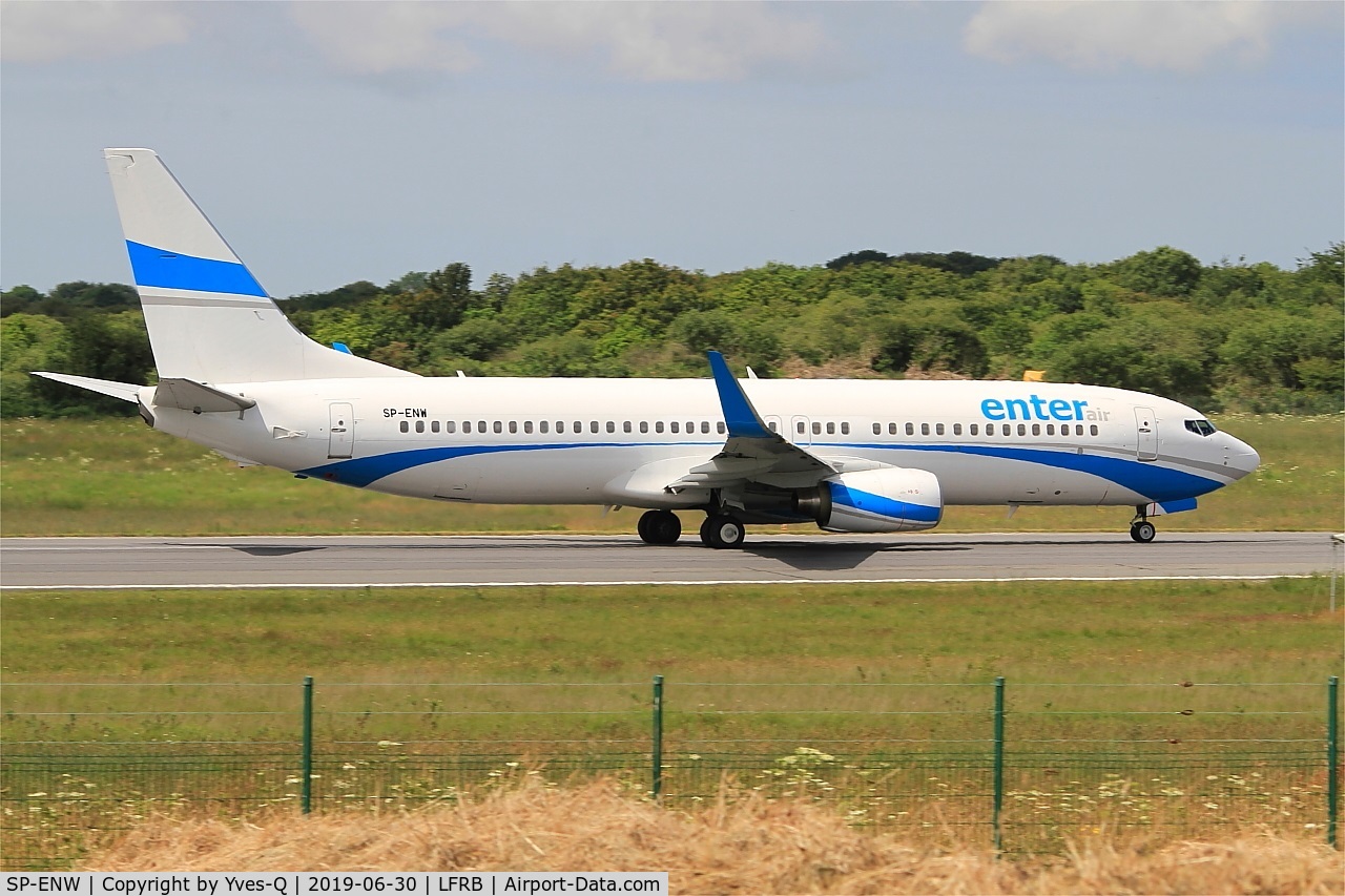 SP-ENW, 1999 Boeing 737-86J C/N 28073, Boeing 737-86J, Take off run rwy 07R, Brest-Bretagne airport (LFRB-BES)