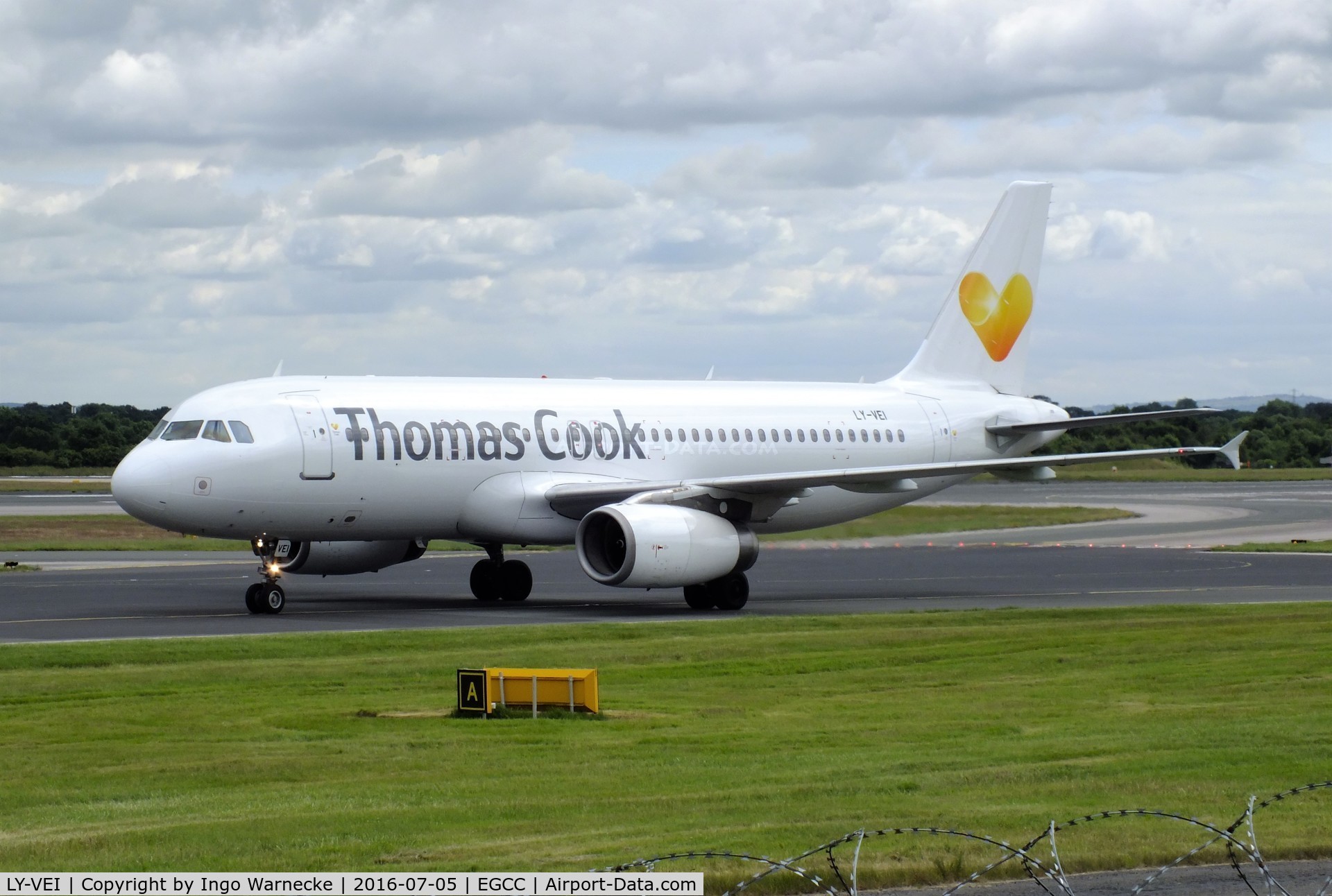 LY-VEI, 1998 Airbus A320-233 C/N 0902, Airbus A320-233 of Thomas Cook at Manchester airport