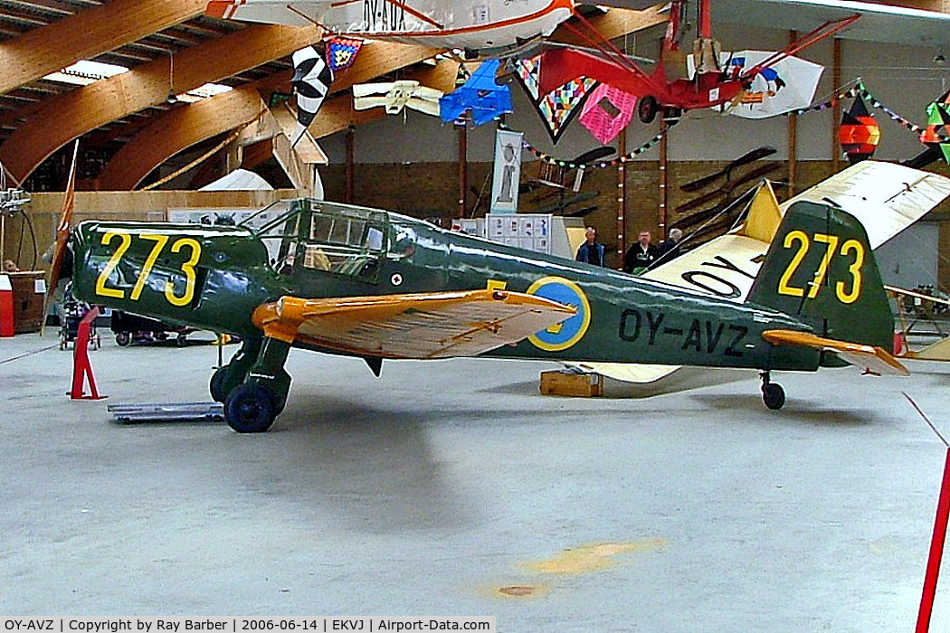 OY-AVZ, 1945 Hägglund und Söner Bücker Bü-181B-1 C/N 25073, OY-AVZ   (25073) Bucker Bu.181B-1 Bestmann [25073] (Danmarks Flymuseum) Stauning~OY 14/06/2006