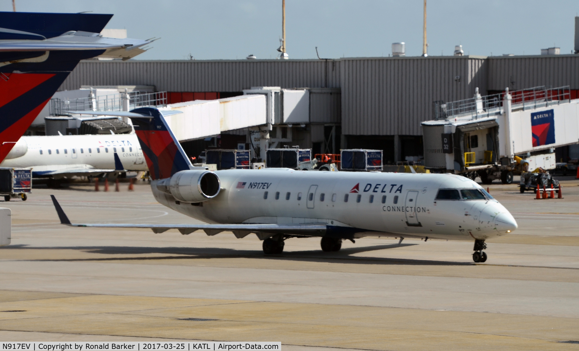 N917EV, 2003 Bombardier CRJ-200ER (CL-600-2B19) C/N 7769, Taxi for takeoff Atlanta