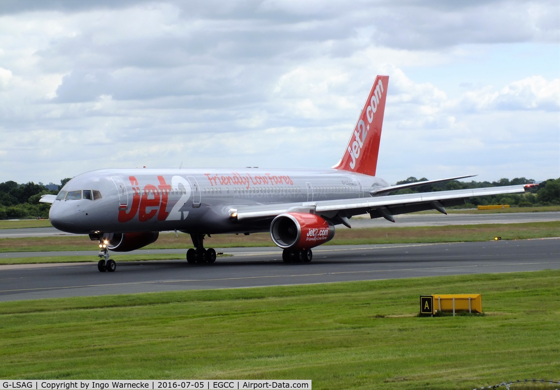 G-LSAG, 1987 Boeing 757-21B C/N 24014, Boeing 757-21B of jet2 at Manchester airport