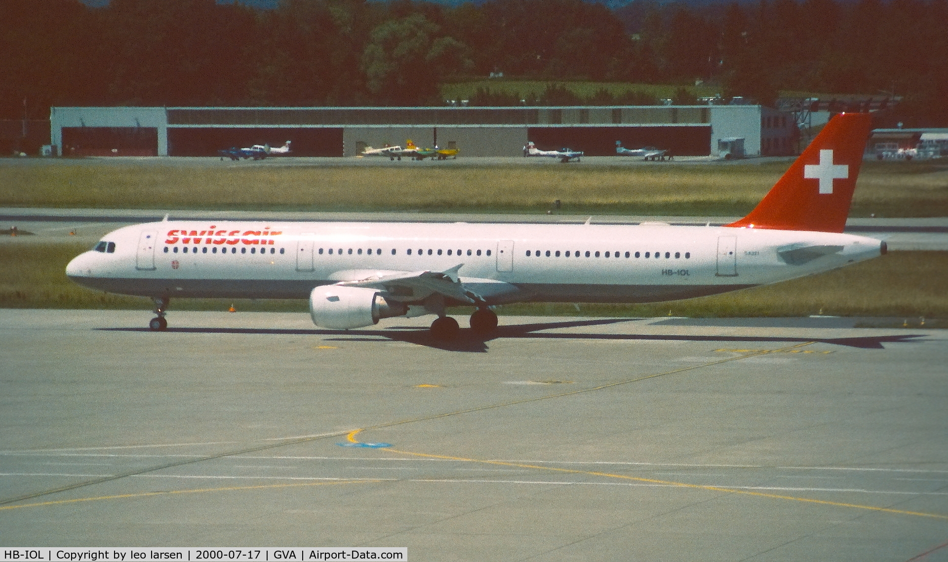 HB-IOL, 1999 Airbus A321-111 C/N 1144, Geneva 17.7.2000