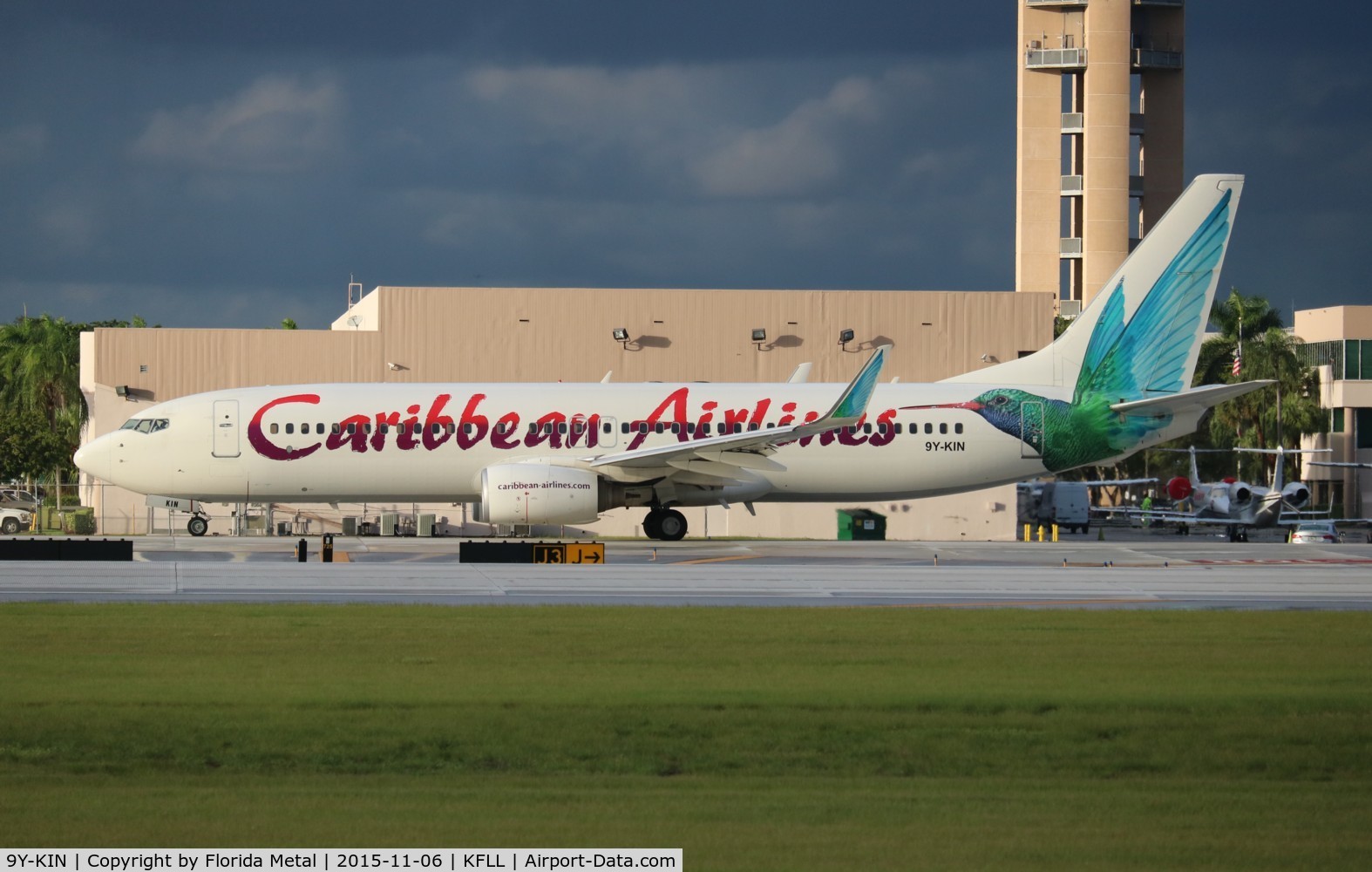 9Y-KIN, 2000 Boeing 737-8Q8 C/N 28234, Caribbean 737-800