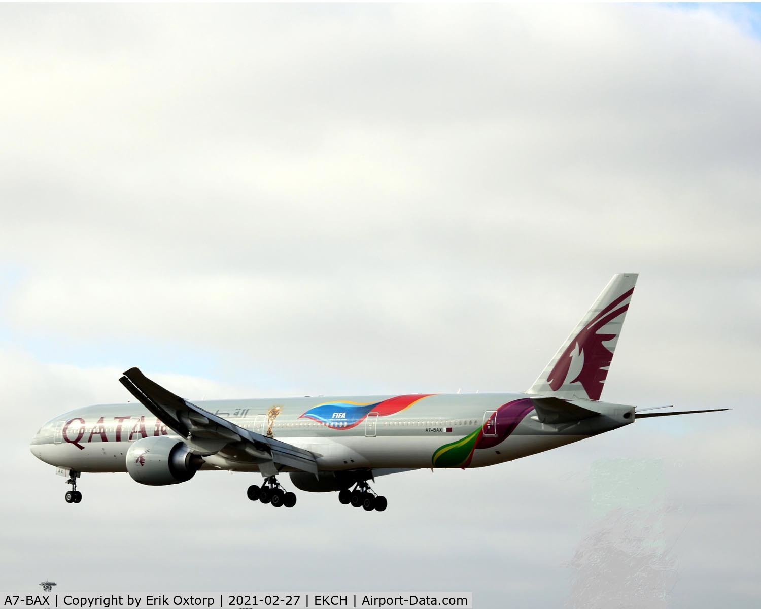 A7-BAX, 2012 Boeing 777-3DZ/ER C/N 41780, A7-BAX landing rw 22L