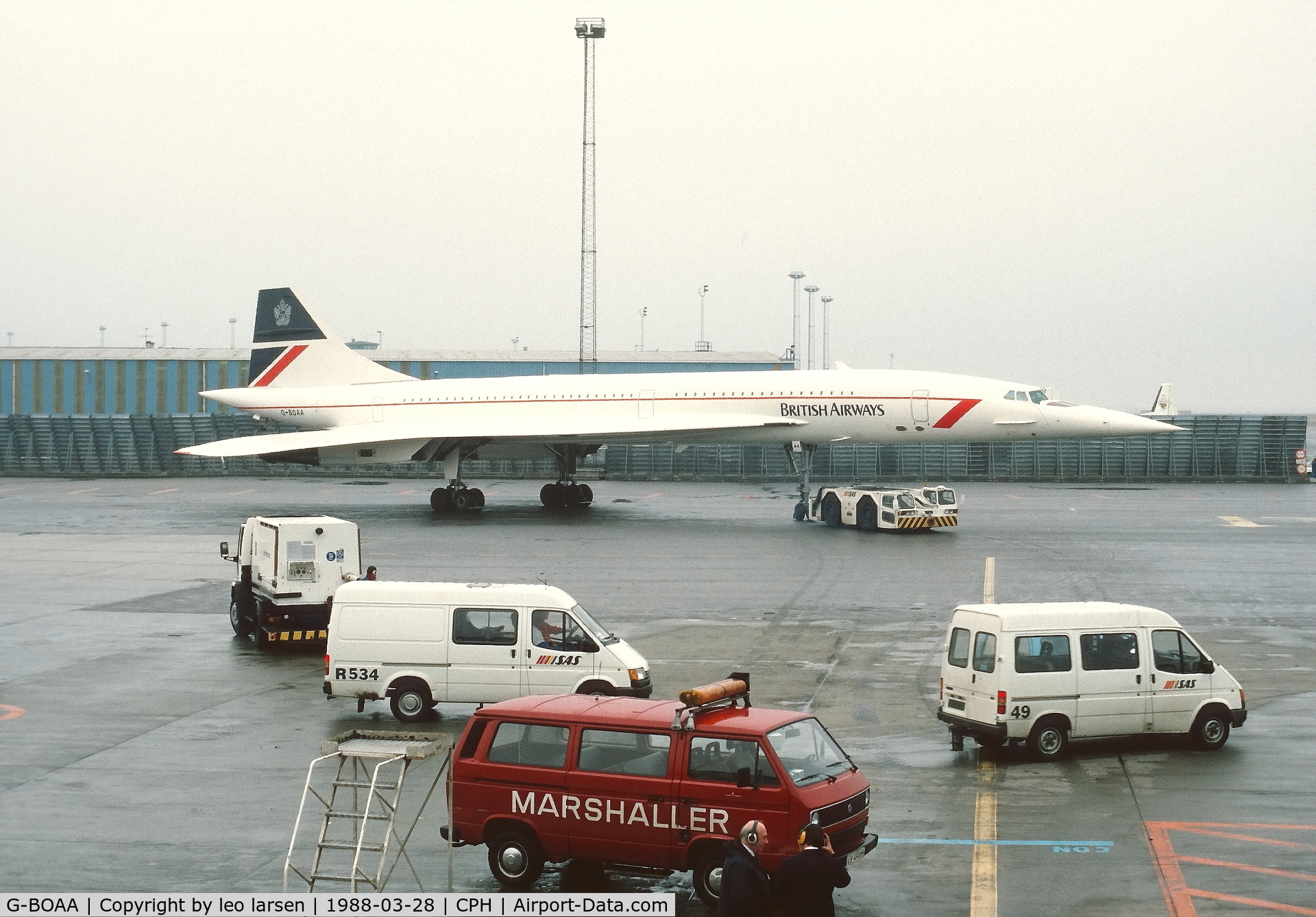 G-BOAA, 1974 Aerospatiale-BAC Concorde 1-102 C/N 100-006, Copenhagen 28.3.1988 Push Back