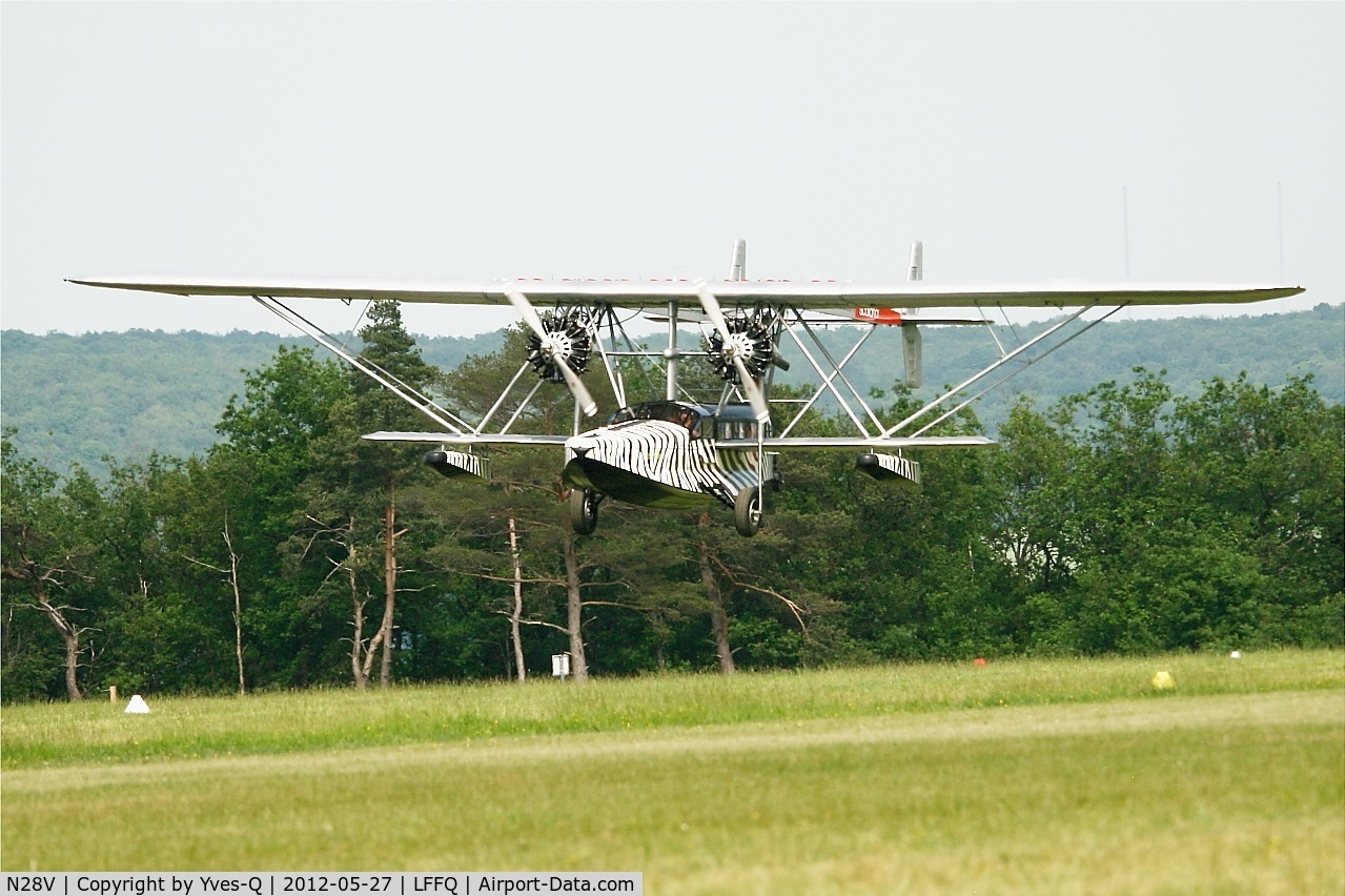 N28V, 2001 Sikorsky S-38B (Replica) C/N B414-20, Sikorsky S-38B, Landing, La Ferté-Alais Airfield (LFFQ) Air Show 2012