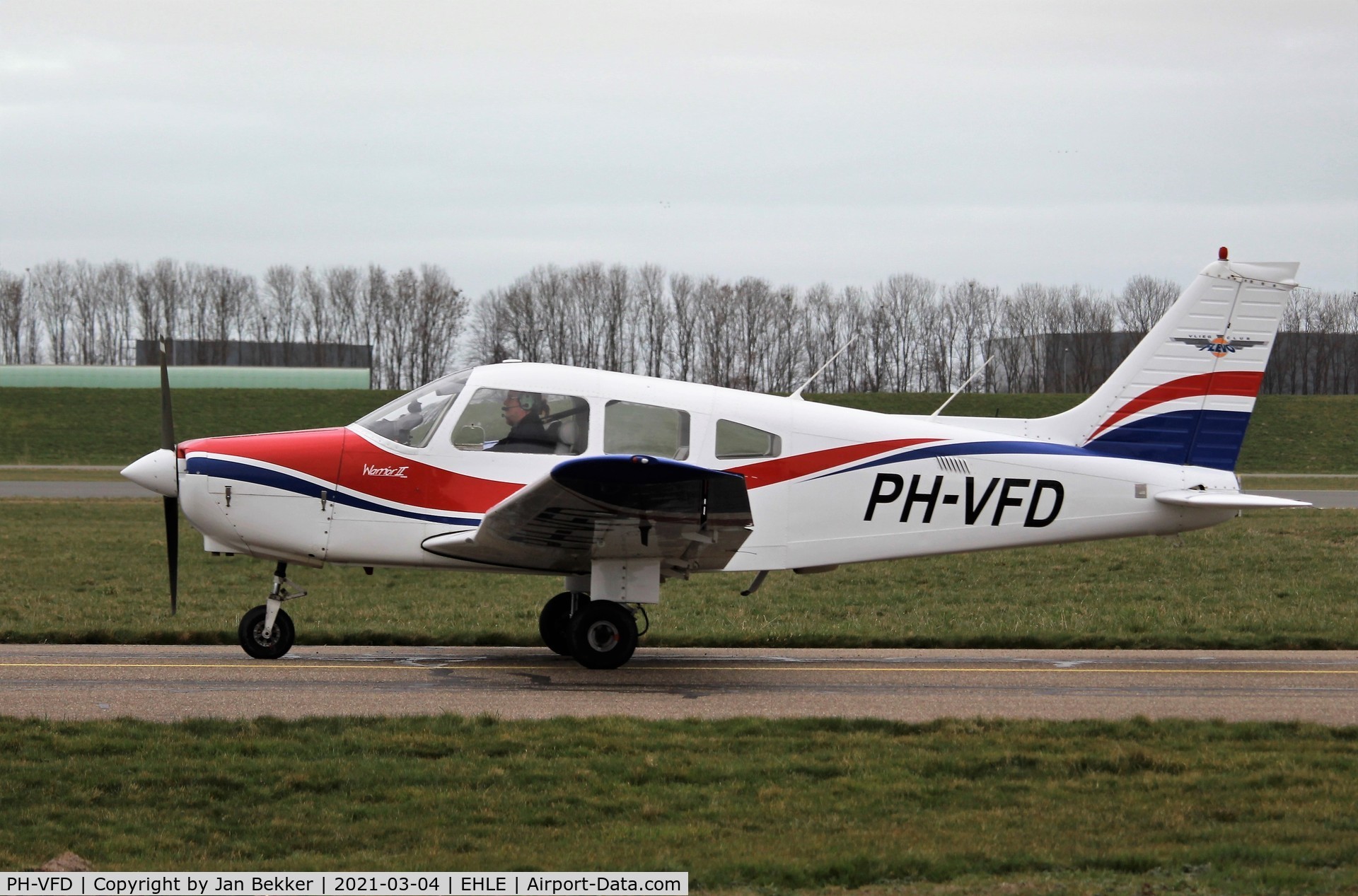 PH-VFD, 1980 Piper PA-28-161 Cherokee Warrior II C/N 28-8016229, Lelystad Airport
