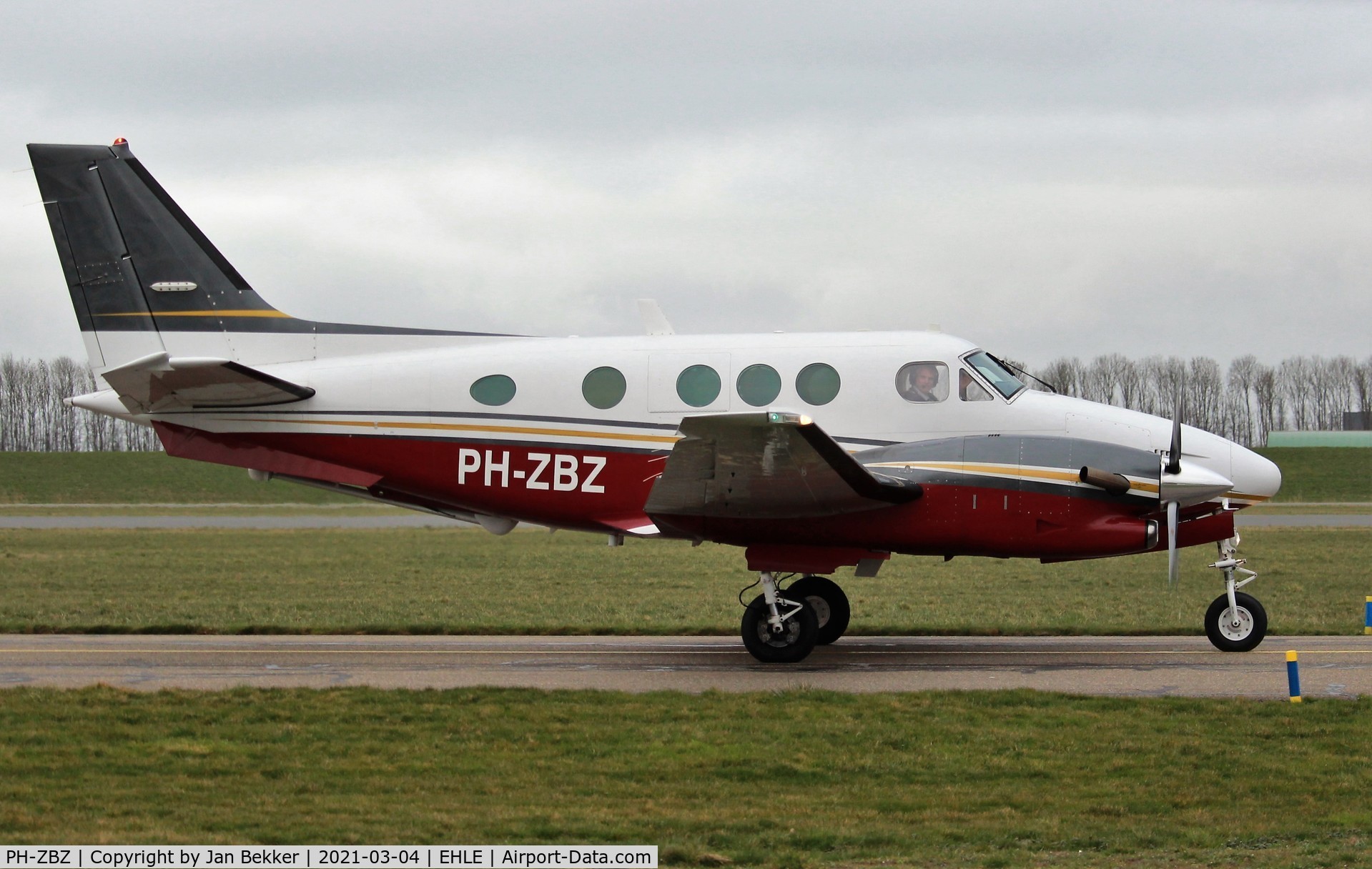 PH-ZBZ, 1988 Beech C90A King Air C/N LJ-1164, Lelystad Airport
