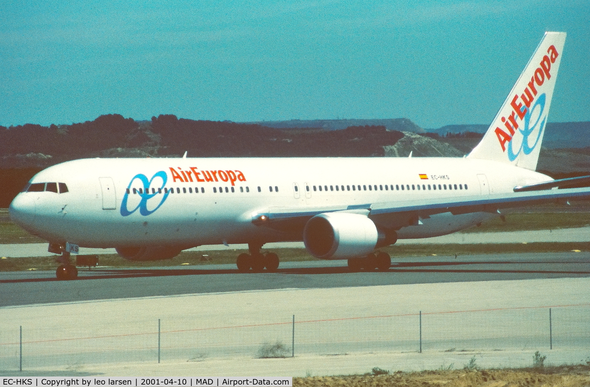 EC-HKS, 2000 Boeing 767-3Q8ER C/N 27686, Madrid 10.4.2001
