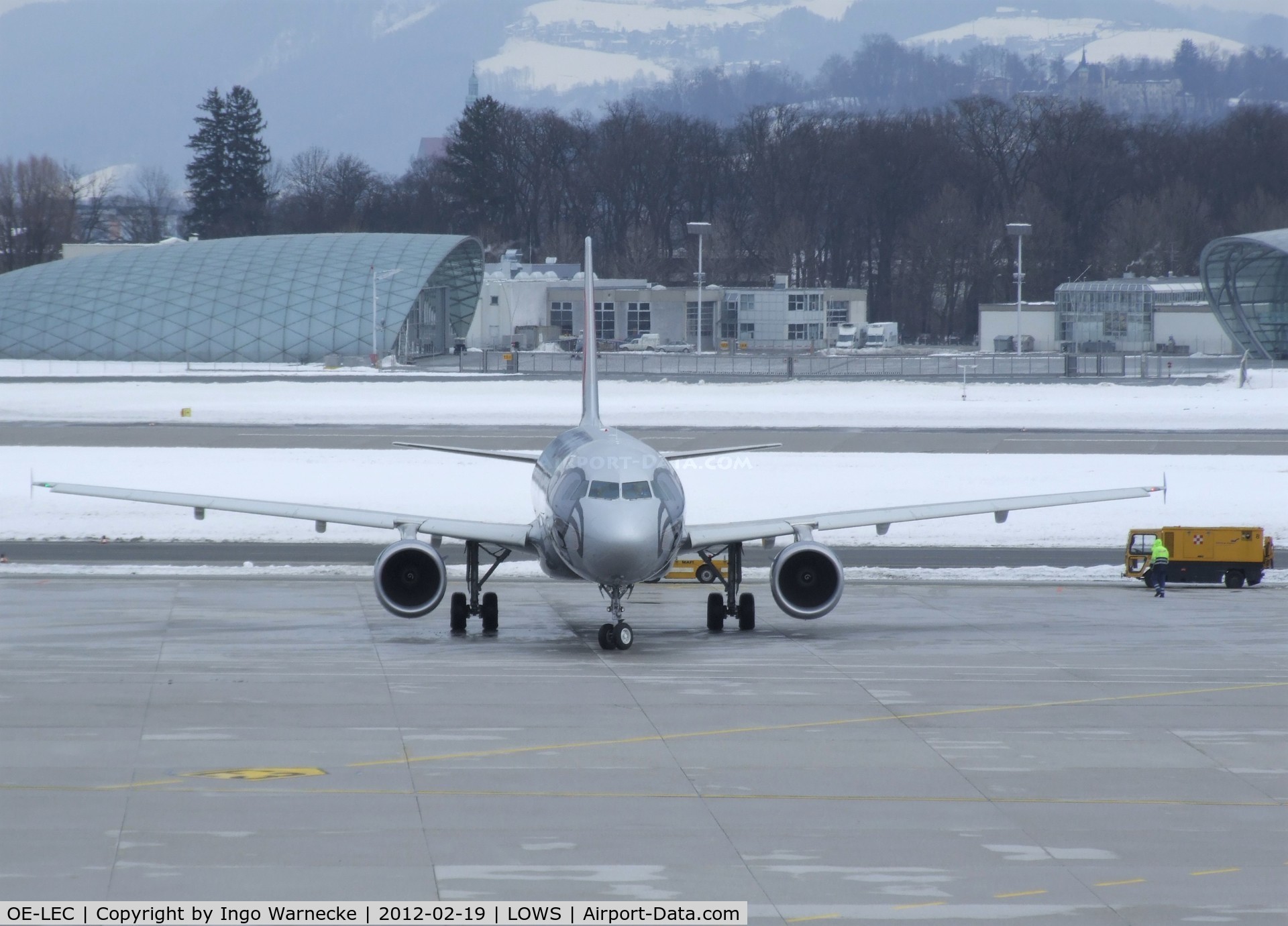 OE-LEC, 2010 Airbus A320-214 C/N 4316, Airbus A320-214 of NIKI at Salzburg airport