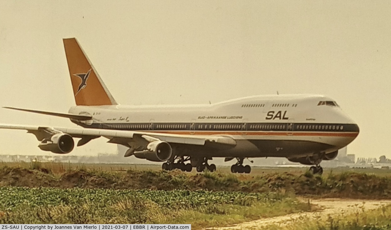 ZS-SAU, 1983 Boeing 747-344 C/N 22971, Taxiing at Brussels on taxiway W