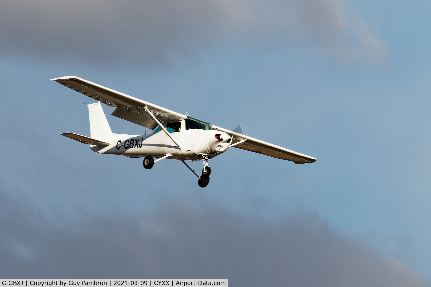 C-GBXJ, 1979 Cessna 152 C/N 15283949, Landing on 19