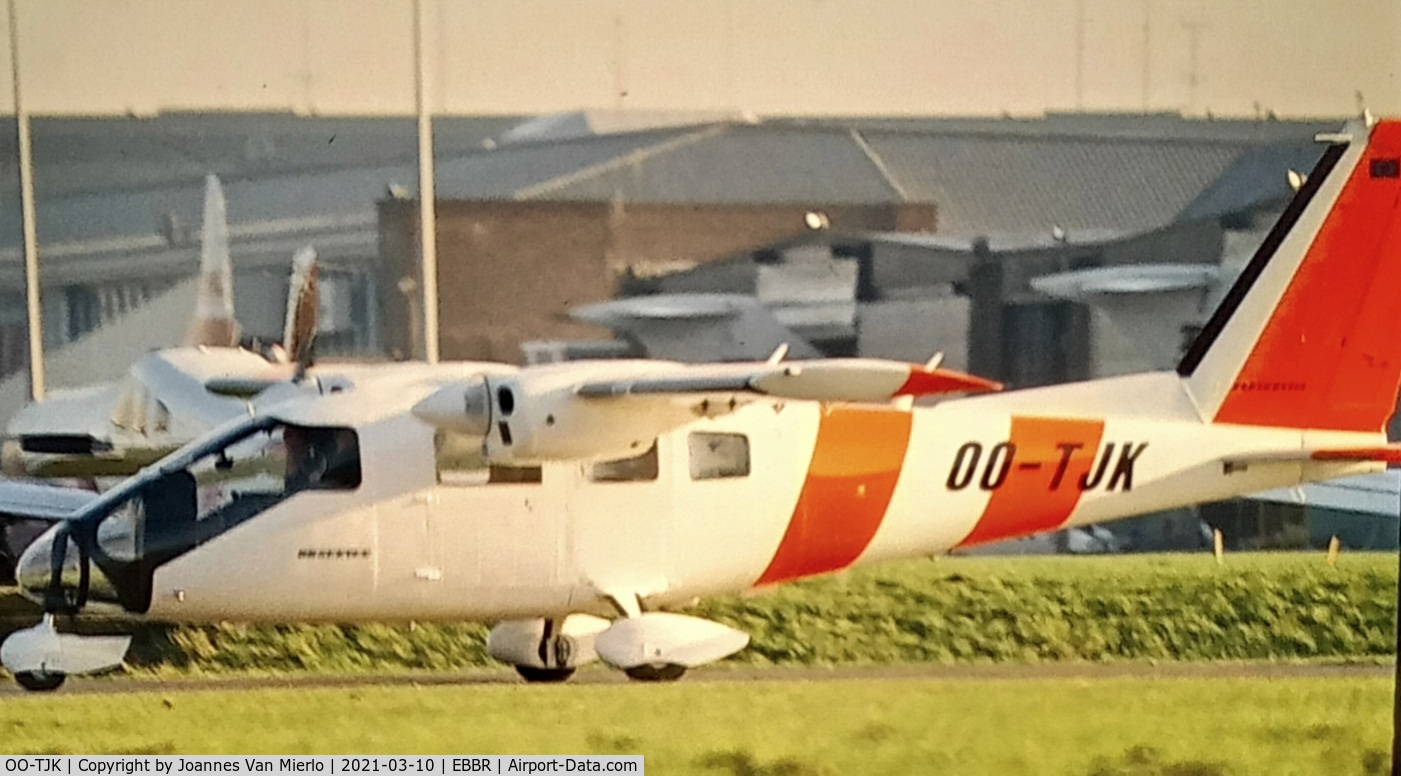 OO-TJK, 1986 Partenavia P-68B Observer C/N 372-28-OB, taxiing at Brussels