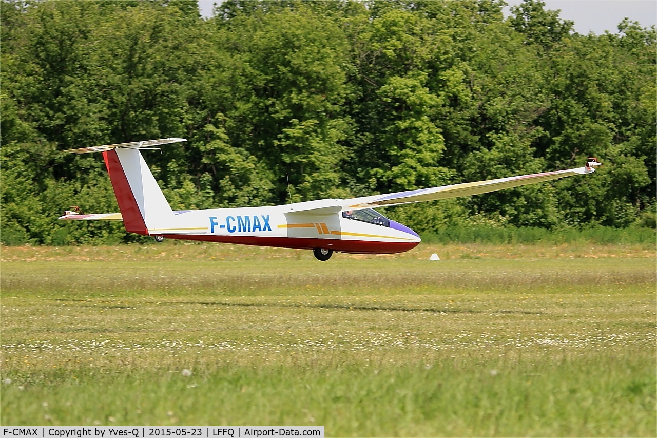 F-CMAX, 1972 Pilatus B4-PC11AF C/N 207, Pilatus B4-PC11 AF, Landing, La Ferté-Alais airfield (LFFQ) Airshow 2015