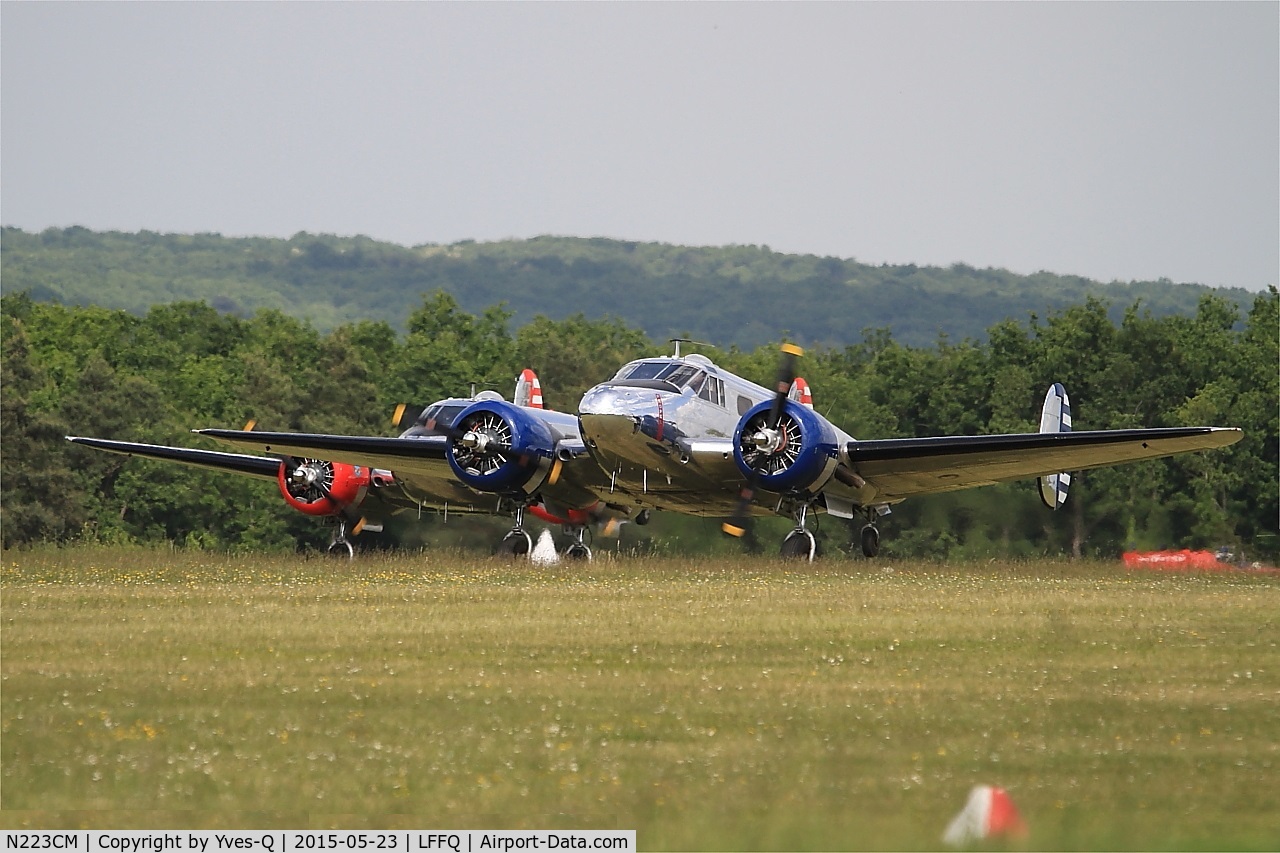 N223CM, 1952 Beech D18S C/N CA223, Beech D18S, Take off, La Ferté-Alais airfield (LFFQ) Airshow 2015