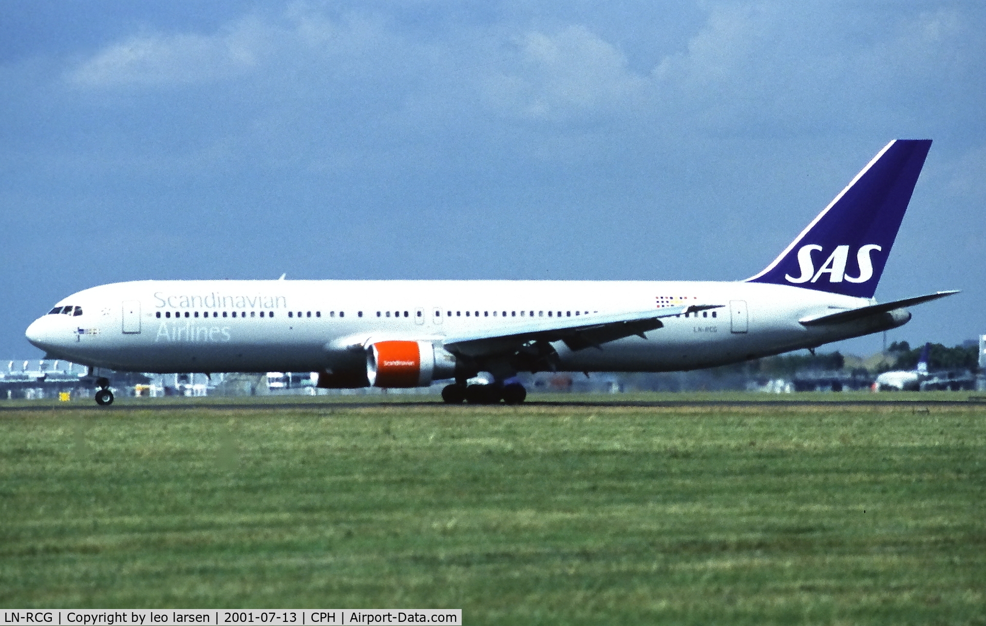 LN-RCG, 1989 Boeing 767-383/ER C/N 24475, Copenhagen 13.7.2001