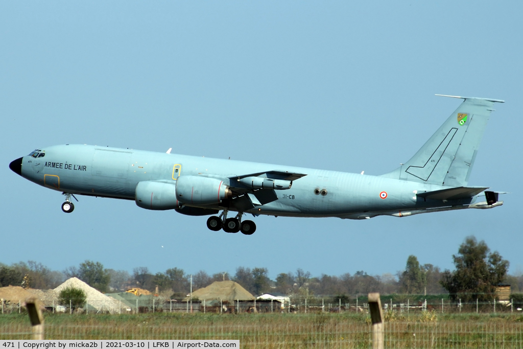 471, 1964 Boeing C-135FR Stratotanker C/N 18680, Take off