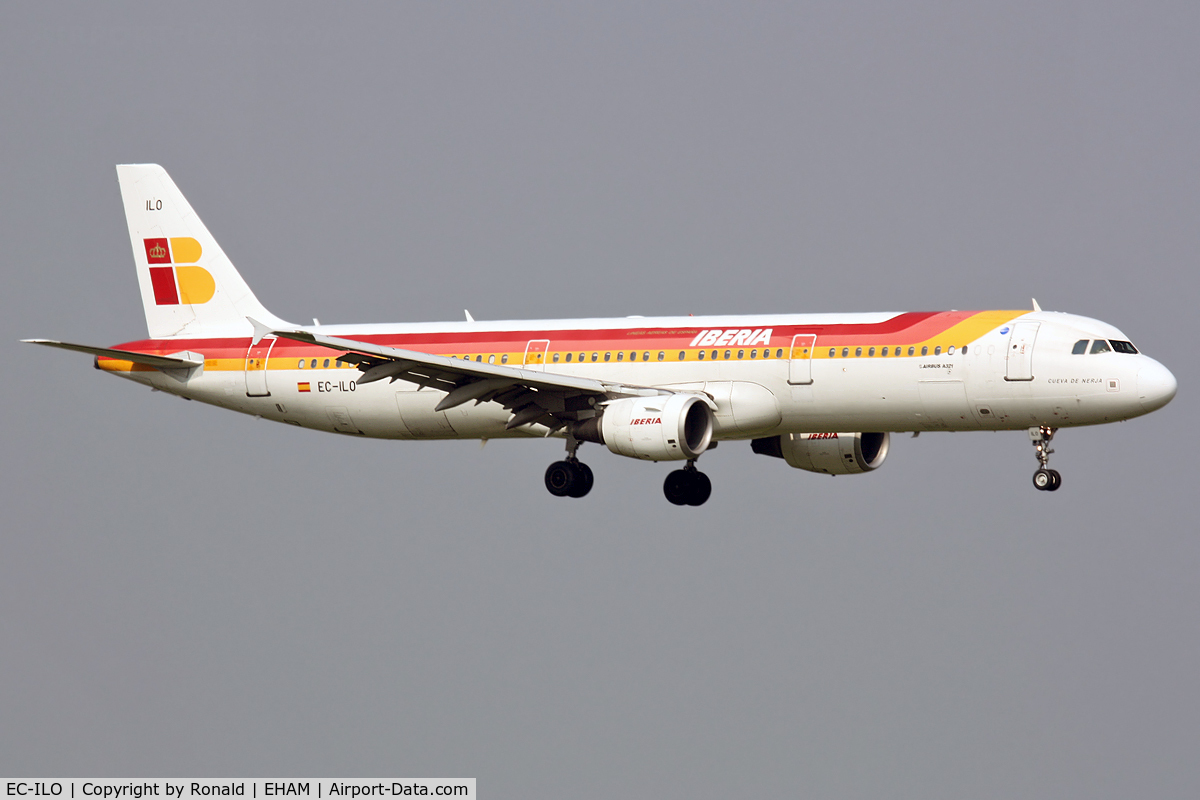 EC-ILO, 2002 Airbus A321-211 C/N 1681, at spl