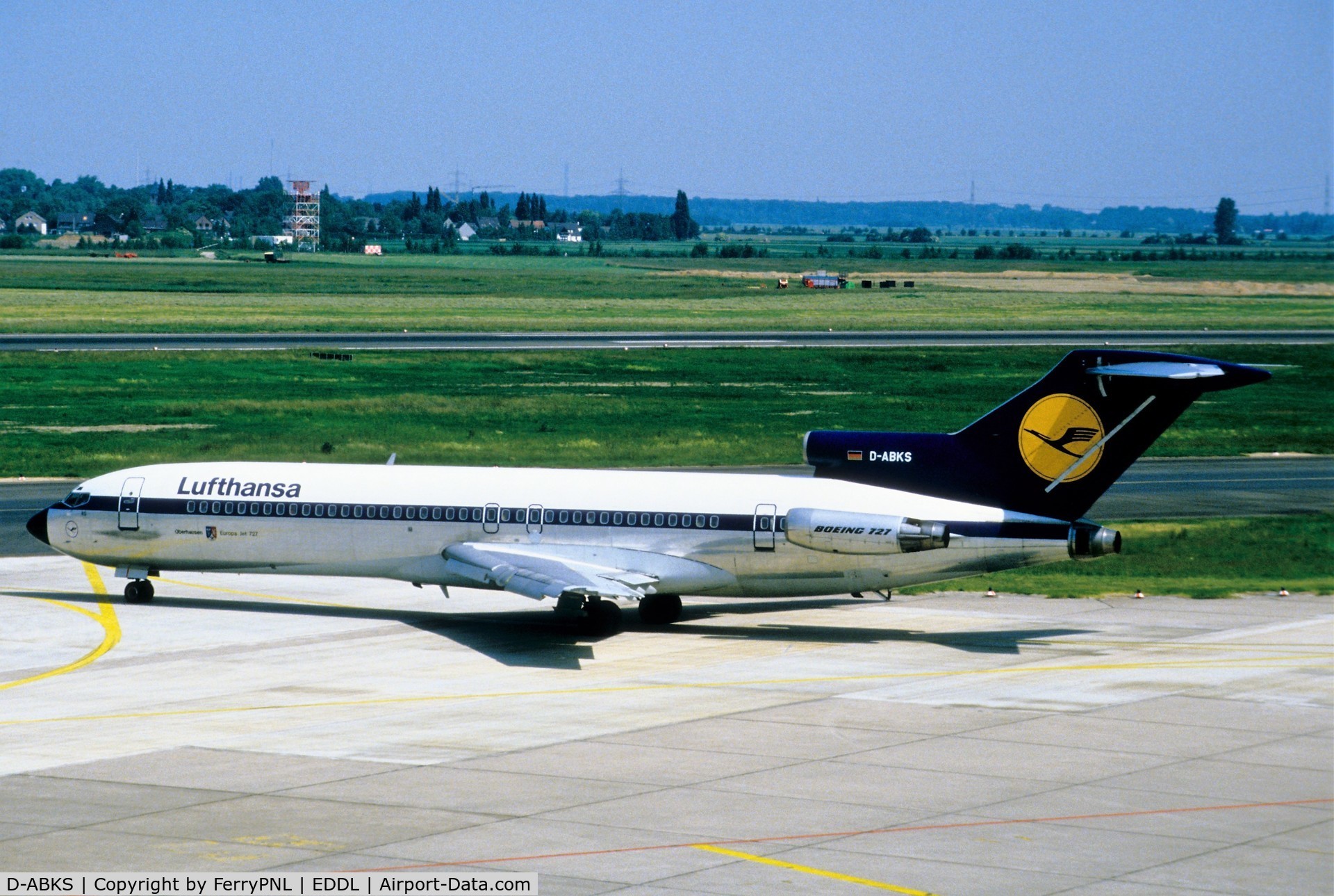 D-ABKS, 1978 Boeing 727-230 C/N 21622, Lufthansa B727 departing DUS