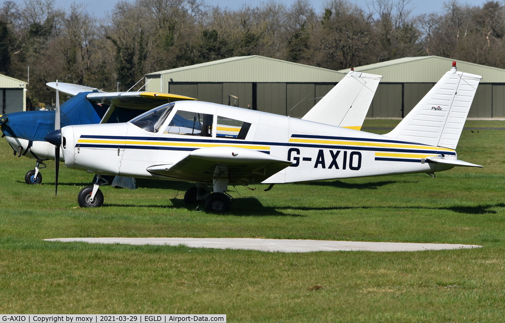 G-AXIO, 1969 Piper PA-28-140 Cherokee C/N 28-25764, Piper PA-28-140 Cherokee at Denham.