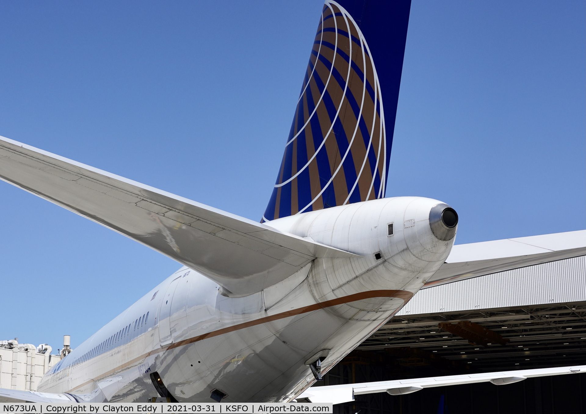 N673UA, 2000 Boeing 767-322 C/N 29241, SFO 2021.