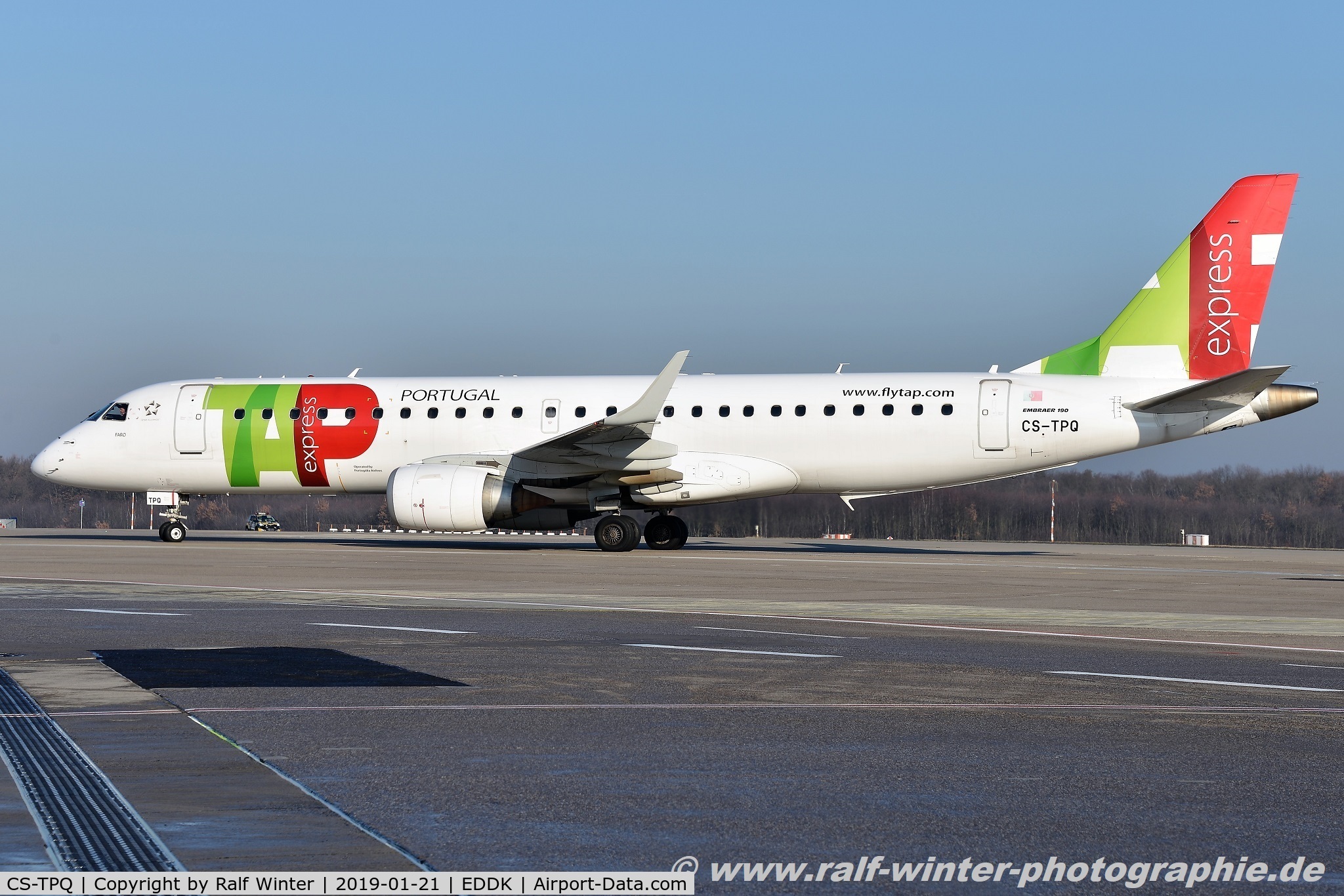CS-TPQ, 2011 Embraer 190LR (ERJ-190-100LR) C/N 19000450, Embraer ERJ-190LR 190-100LR - NI PGA Portugalia opfor TAP Express - 19000450 - CS-TPQ - 21.01.2019 - CGN