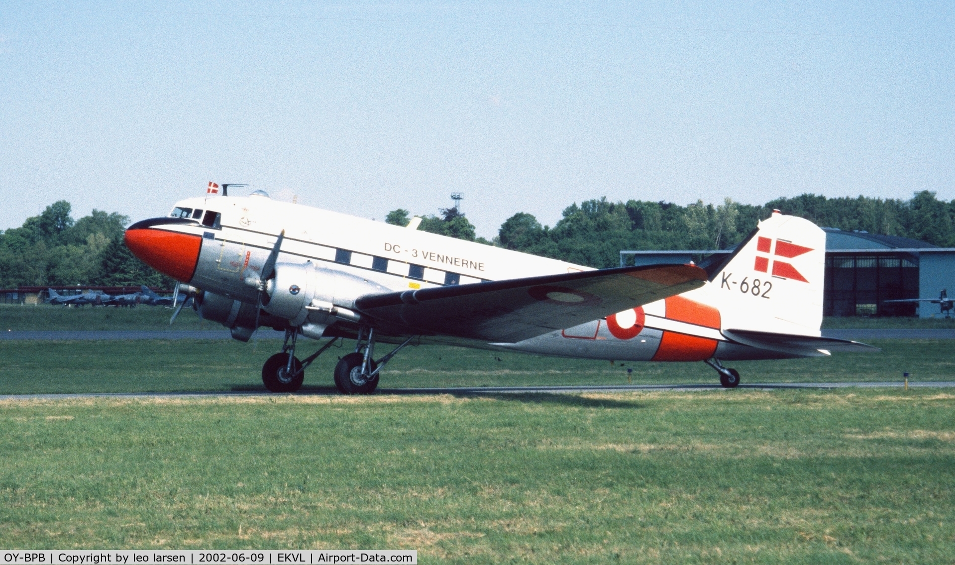OY-BPB, 1943 Douglas C-47A-85-DL (DC-3A) Skytrain C/N 20019, Værløse Air Base 9.6.2002