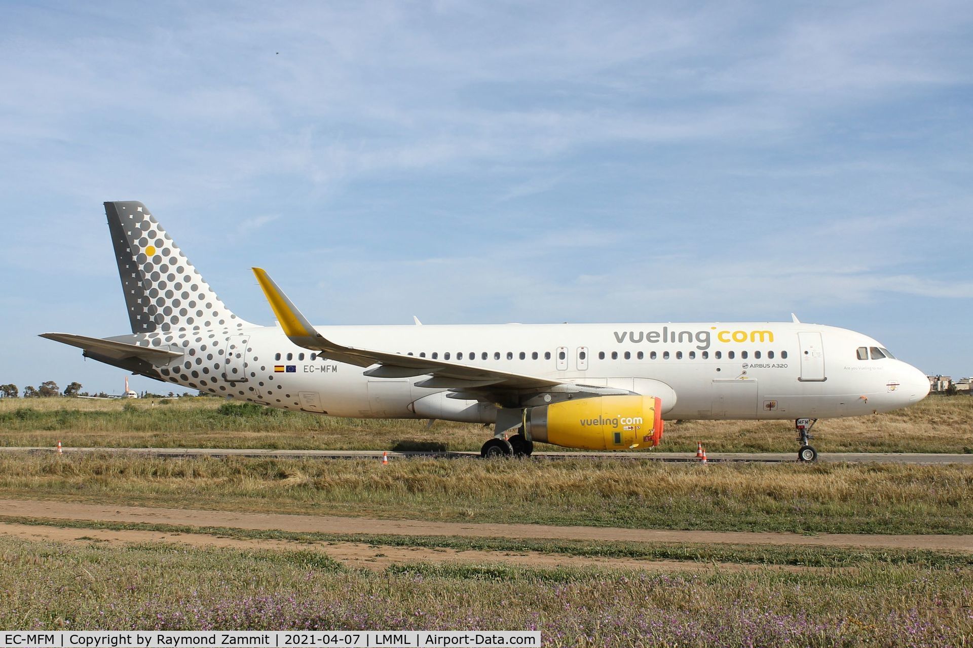 EC-MFM, 2015 Airbus A320-232 C/N 6571, A320 EC-MFM Vueling