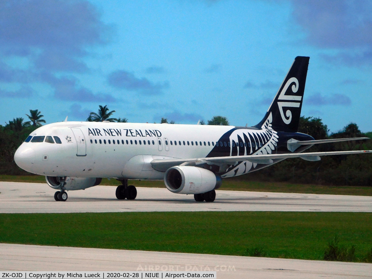 ZK-OJD, 2003 Airbus A320-232 C/N 2130, At Niue