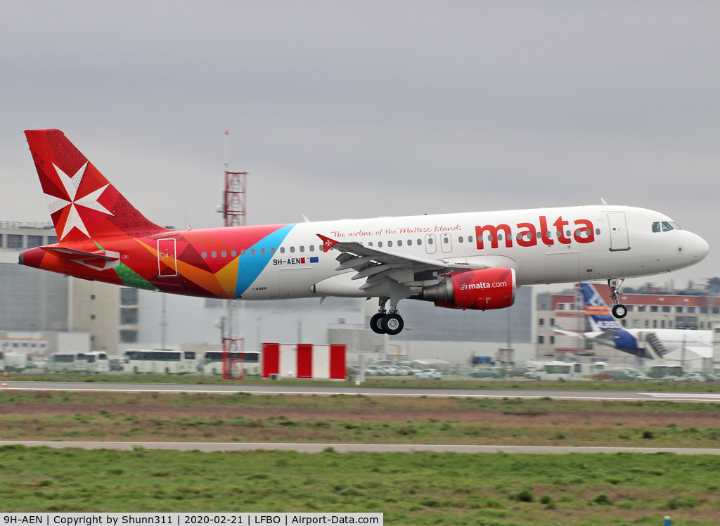 9H-AEN, 2005 Airbus A320-214 C/N 2665, Landing rwy 32R in new c/s