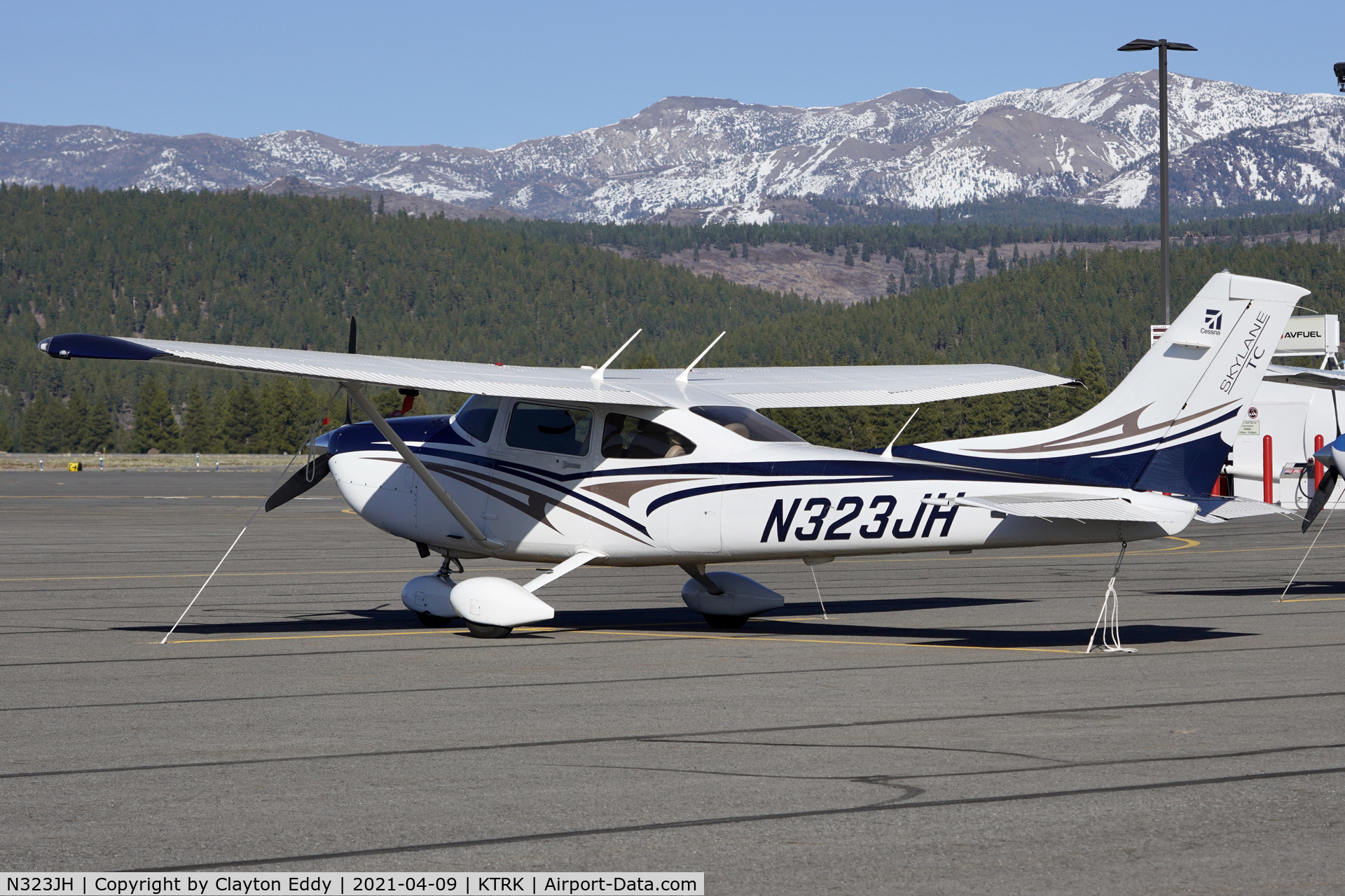 N323JH, 2012 Cessna 182T Skylane C/N T18209070, Truckee airport in California 2021.