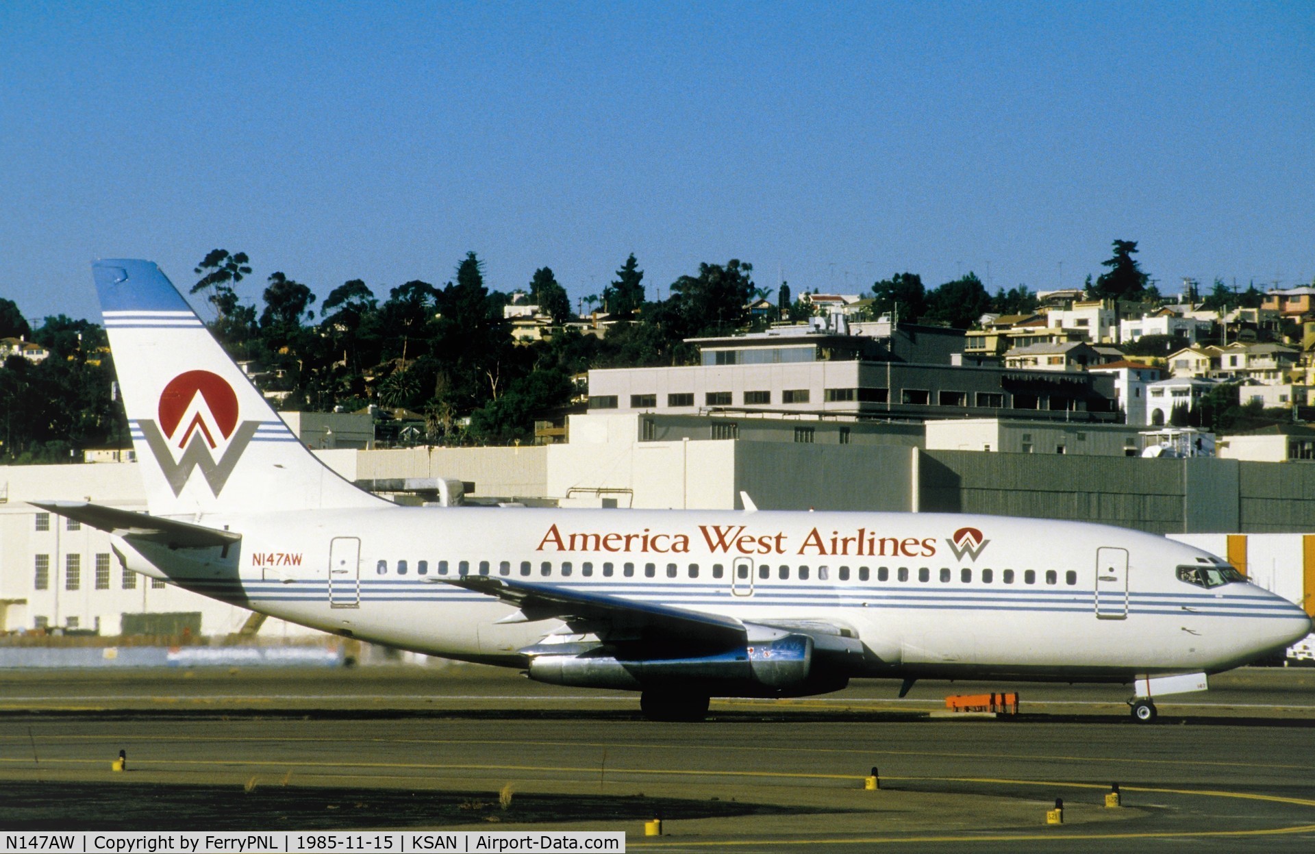 N147AW, 1982 Boeing 737-297 C/N 22630, America West B732 for take-off