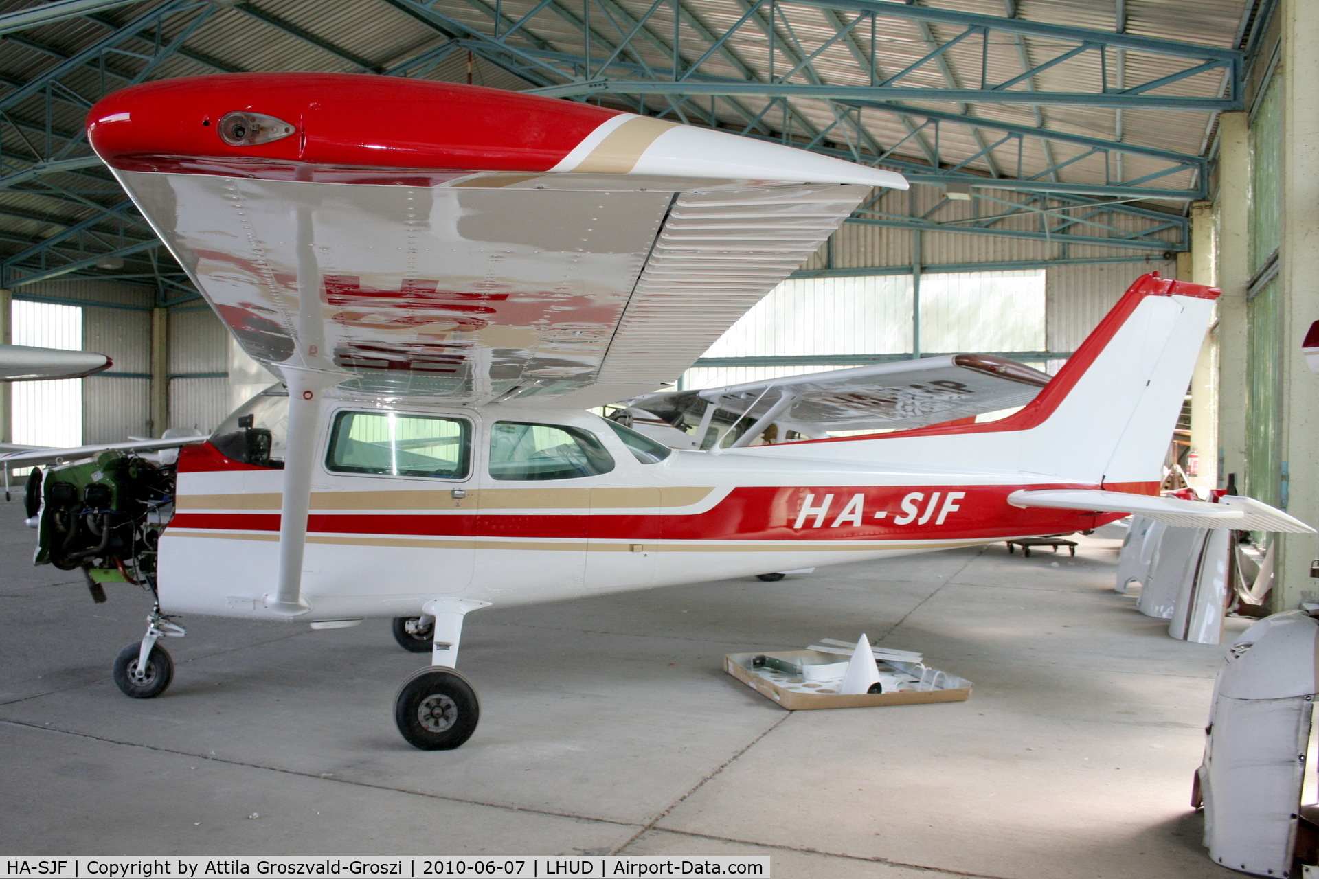 HA-SJF, 1979 Cessna 172N Skyhawk C/N 17273311, LHUD - Szeged Airport, Hungary