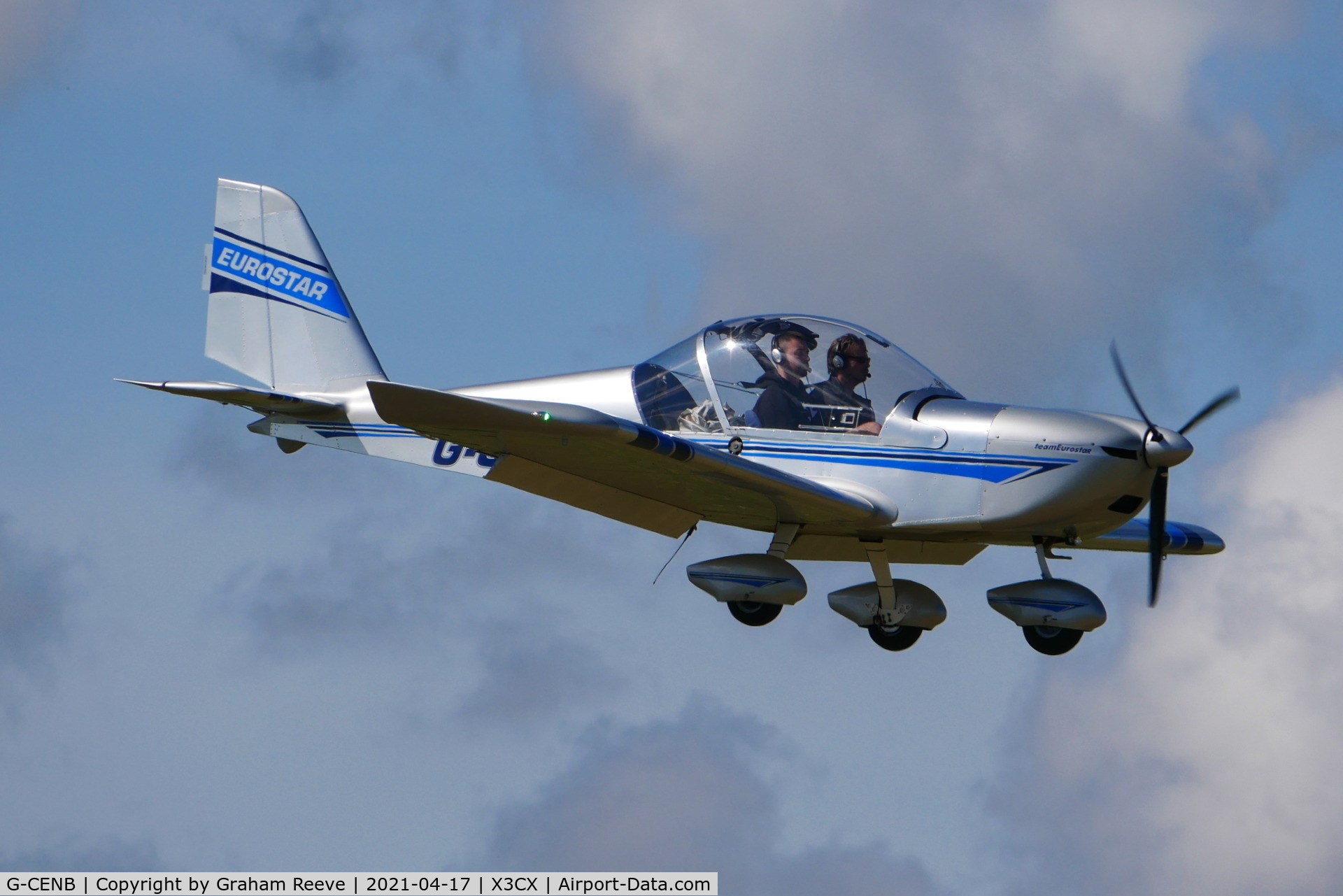 G-CENB, 2007 Cosmik EV-97 TeamEurostar UK C/N 2913, Landing at Northrepps.