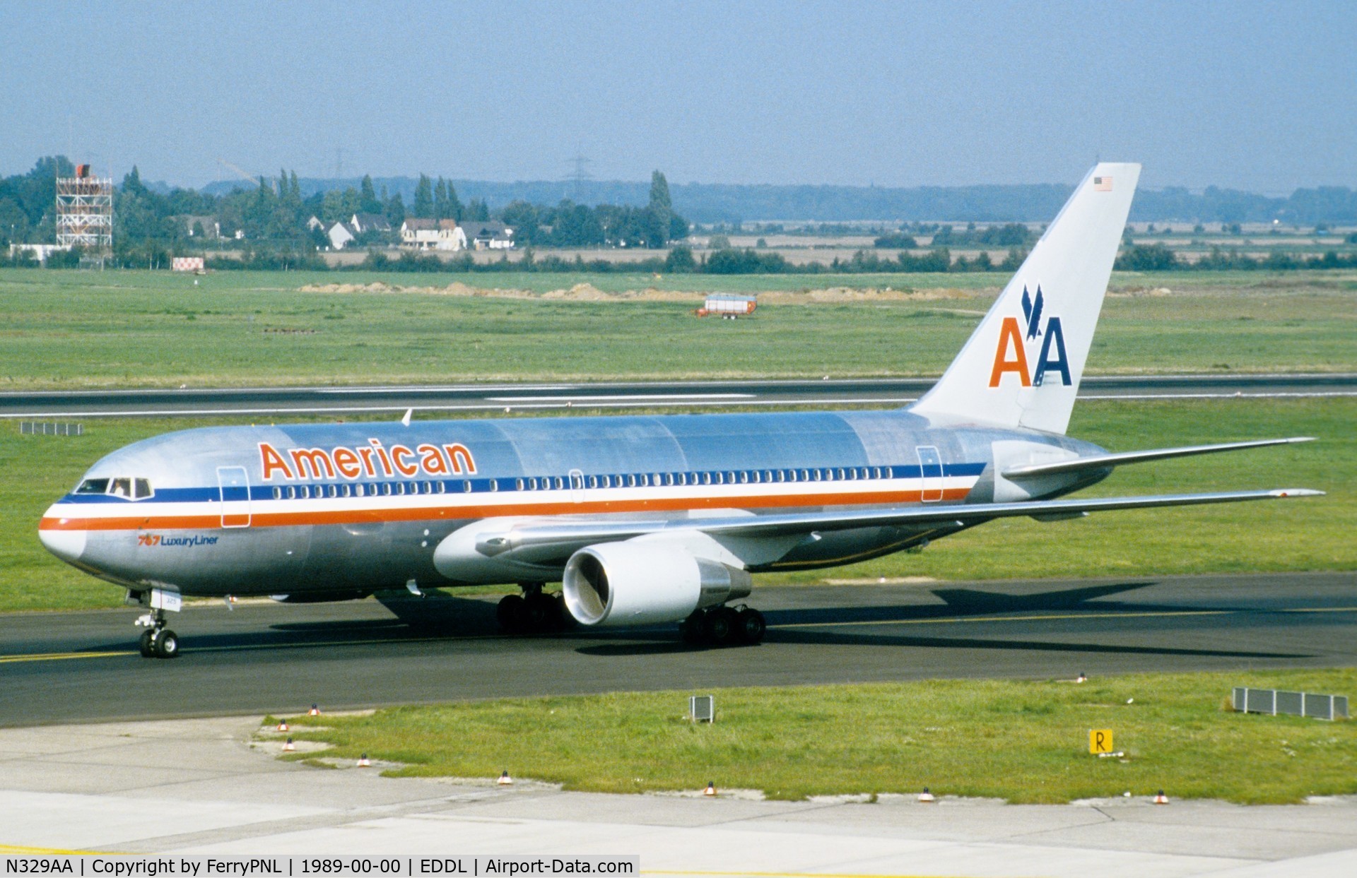 N329AA, 1987 Boeing 767-223 C/N 22329, American B762 arriving in DUS