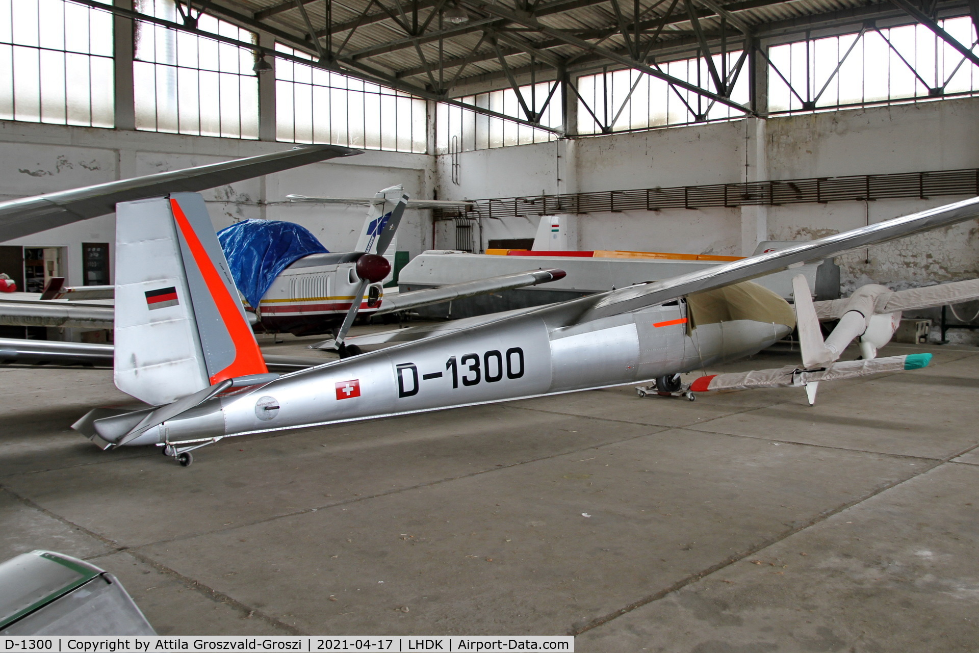 D-1300, 1975 Let L-13 Blanik C/N 026351, LHDK . Dunakeszi Airport, Hungary