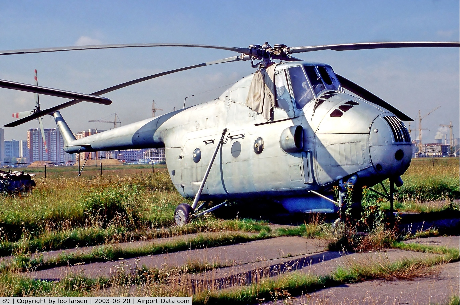 89, Mil MI-4A C/N 01 189, Khodinka Moscow 20.8.2003