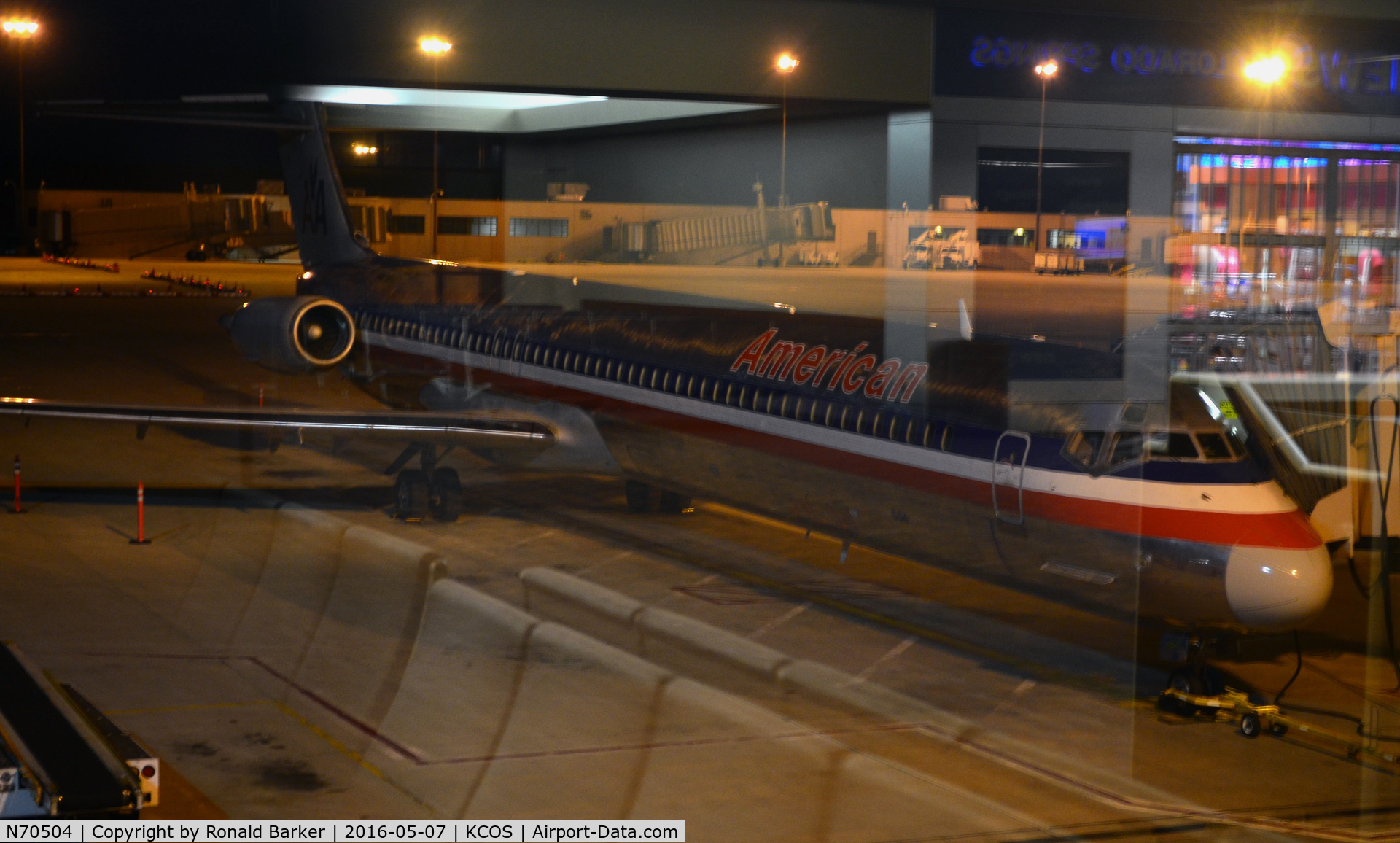 N70504, 1989 McDonnell Douglas MD-82 (DC-9-82) C/N 49798, At the gate COS