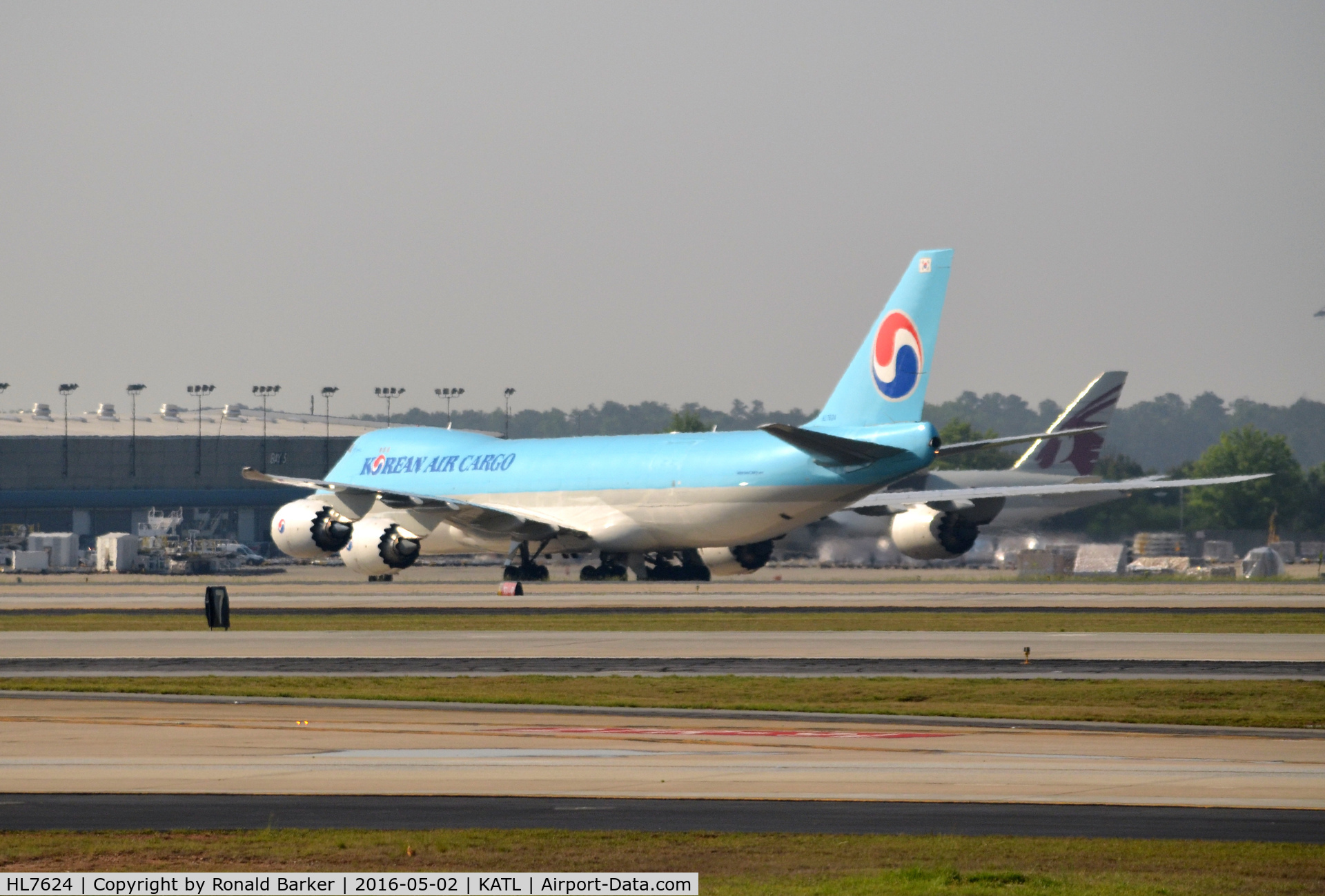 HL7624, 2013 Boeing 747-8B5F C/N 37656, Taxi to park Atlanta