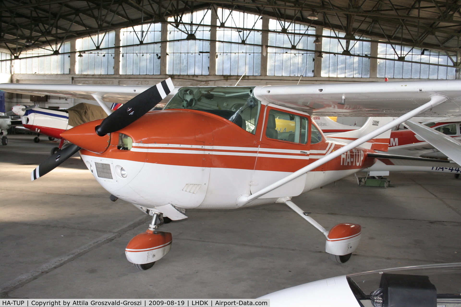 HA-TUP, Cessna 182P Skylane C/N 18263805, LHDK - Dunakeszi Airport, Hungary