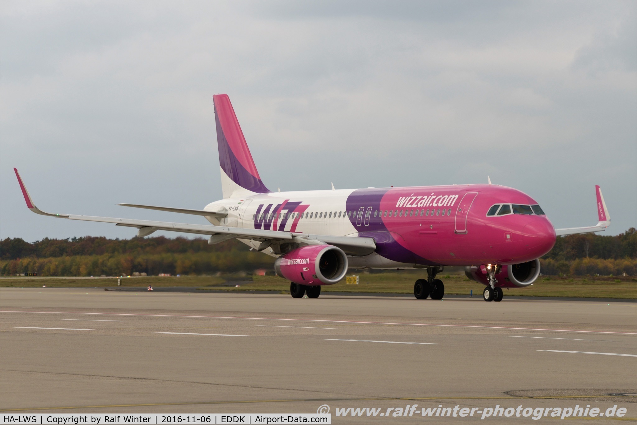 HA-LWS, 2013 Airbus A320-232 C/N 5608, Airbus A320-232(W) - W6 WZZ Wizz Air - 5608 - HA-LWS - 06.11.2016 - CGN