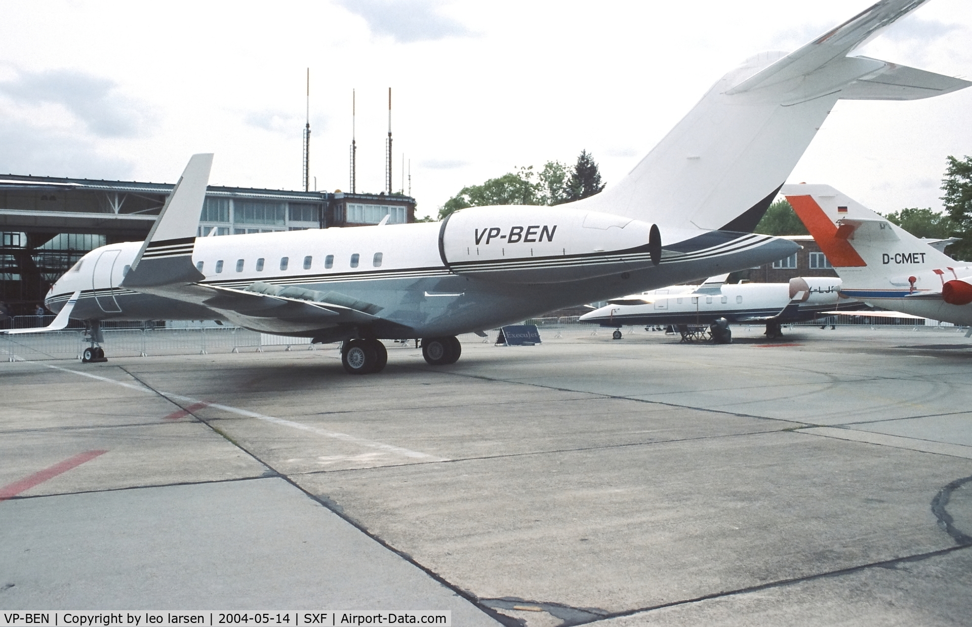 VP-BEN, 1998 Bombardier BD-700-1A10 Global Express C/N 9020, Berlin ILA 14.5.2004