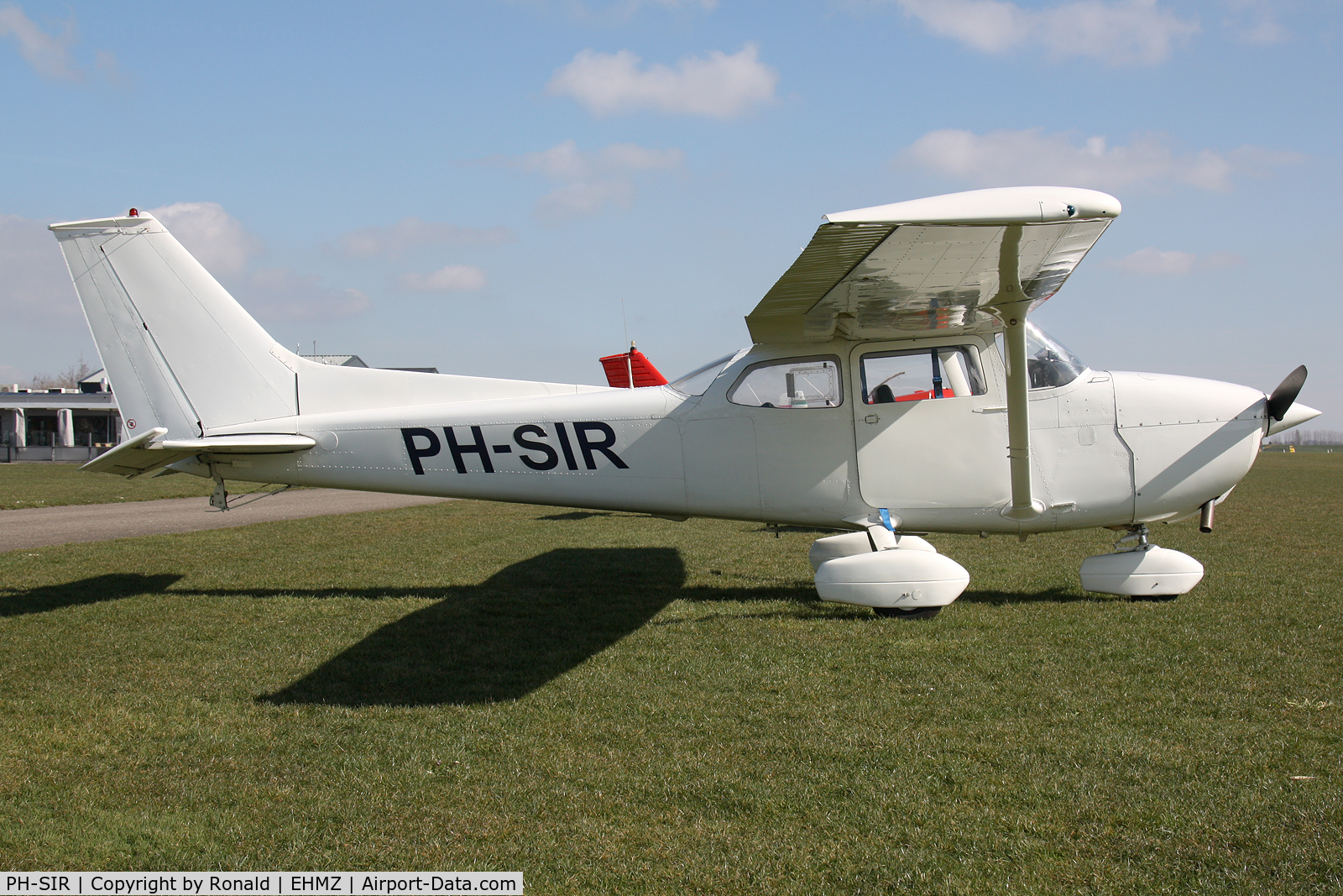 PH-SIR, Reims F172M Skyhawk C/N 1263, at ehmz