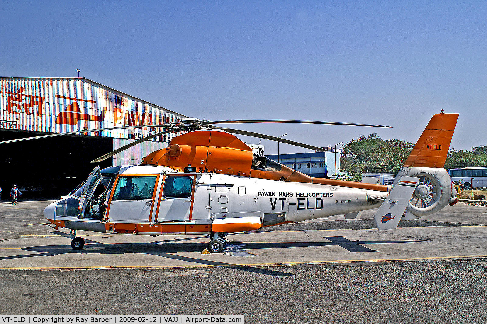 VT-ELD, Aerospatiale SA.365N  Dauphin C/N 6213, VT-ELD   Aerospatiale SA.365N  Dauphin [6213] (Pawan Hans Helicopters) Mumbai-Juhu~VT 12/02/2009