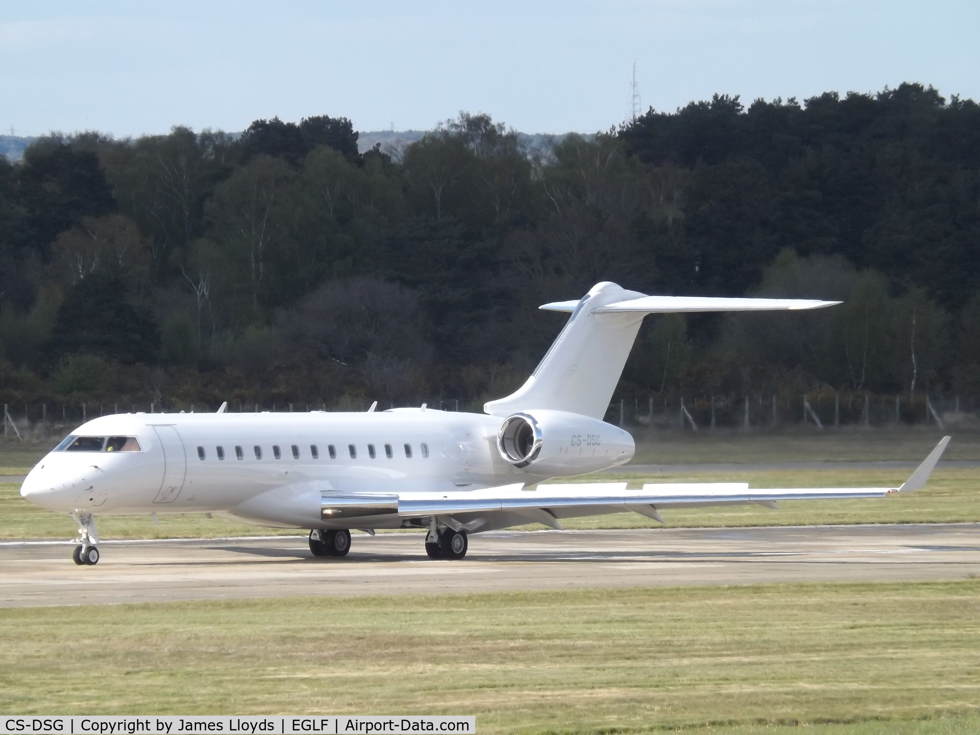 CS-DSG, 2018 Bombardier BD 700-1A10 Global 6000 C/N 9843, Arriving at Farnborough Airport.